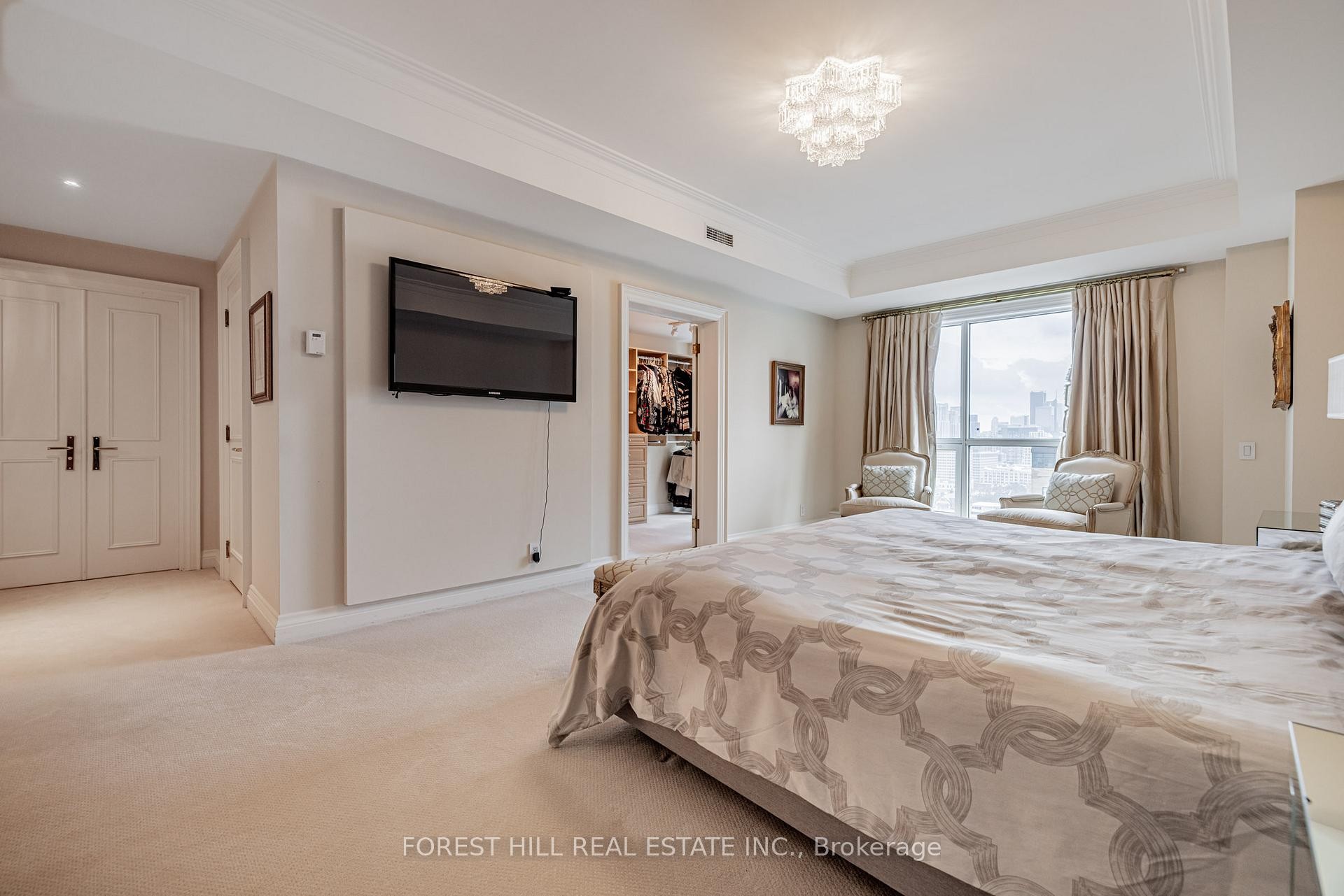 









38


Avenue

Road, 2002,
Toronto,




ON
M5R 2G2

