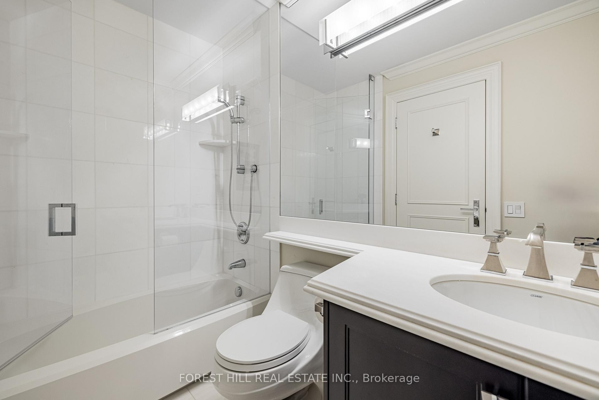 









38


Avenue

Road, 2002,
Toronto,




ON
M5R 2G2

