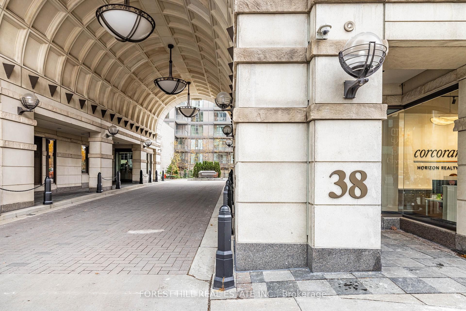 









38


Avenue

Road, 2002,
Toronto,




ON
M5R 2G2


