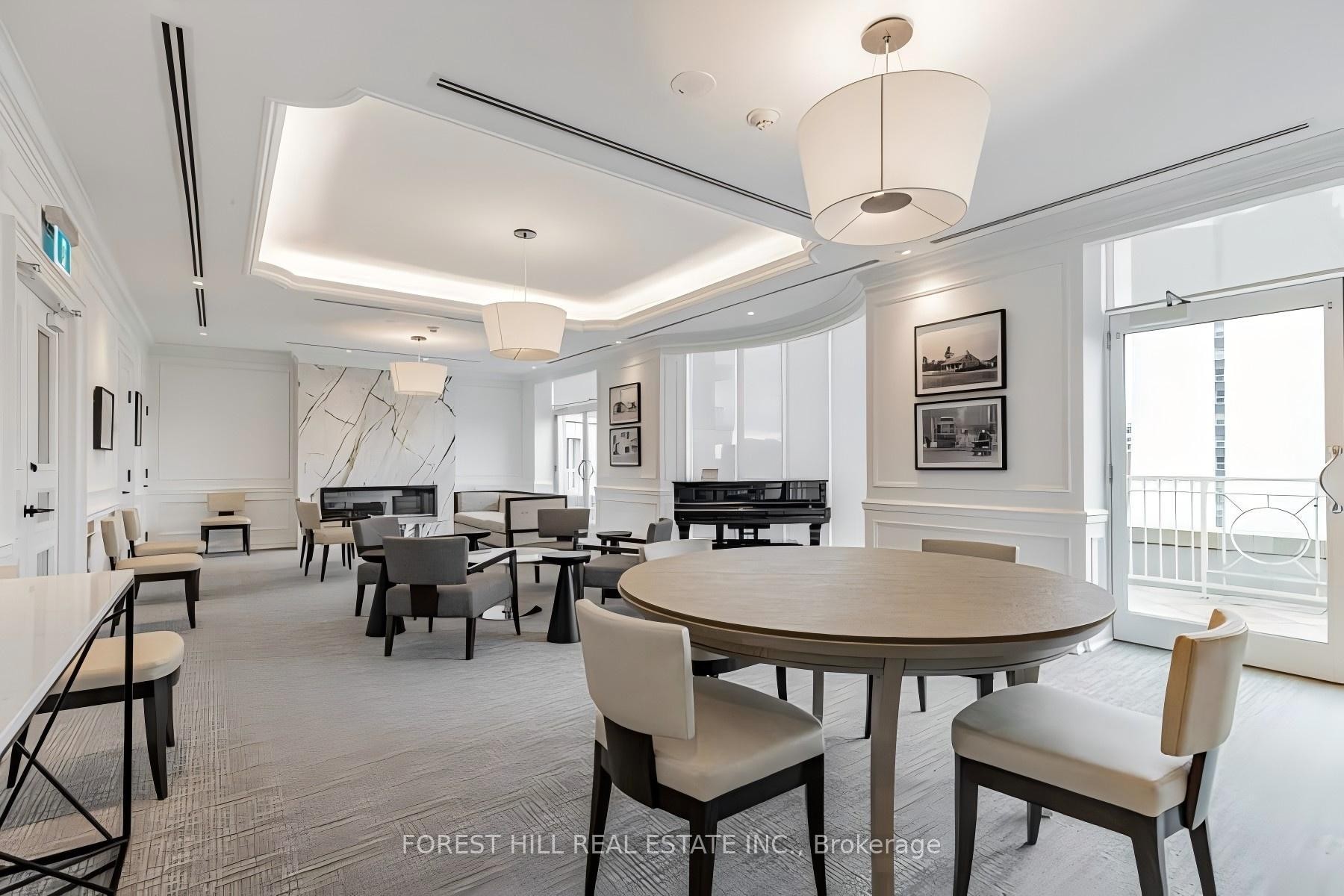 









38


Avenue

Road, 2002,
Toronto,




ON
M5R 2G2

