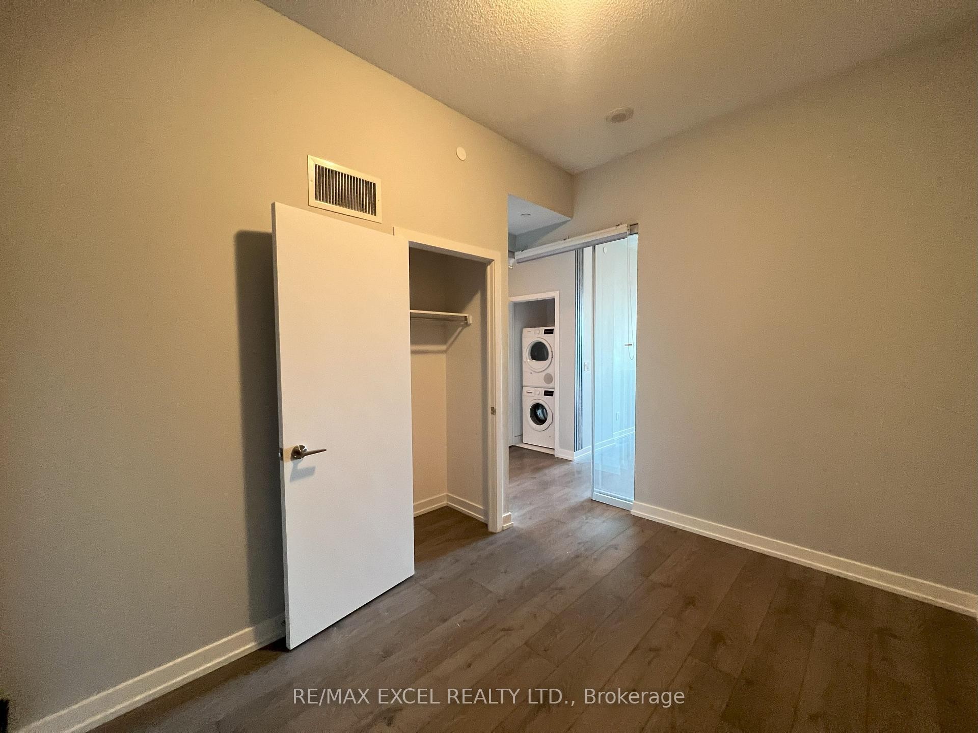 









297


College

Street, 503,
Toronto,




ON
M5T 0C2

