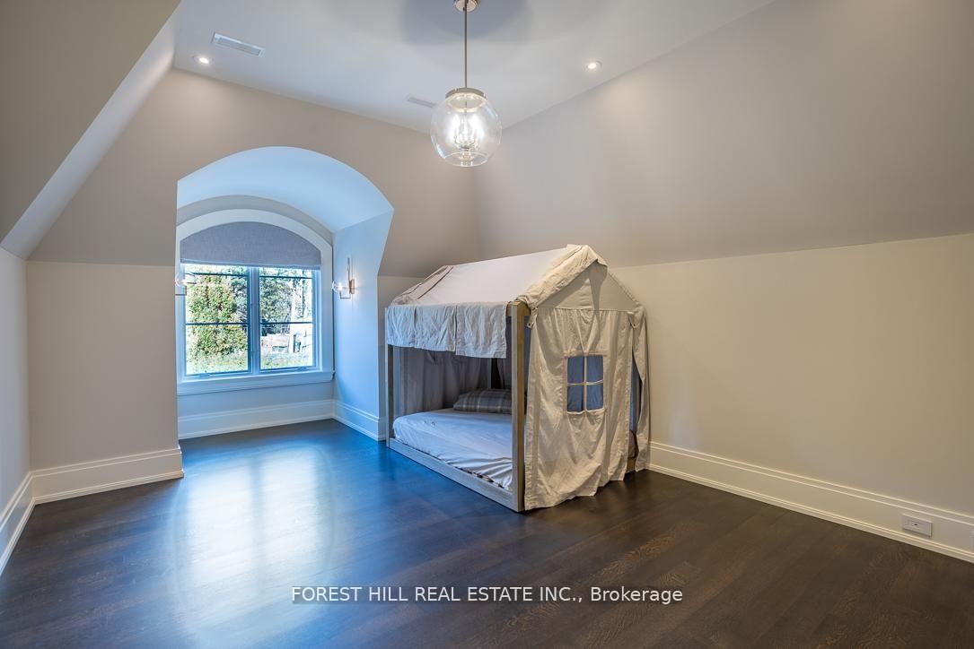









15


Tudor

Gate,
Toronto,




ON
M2L 1N3

