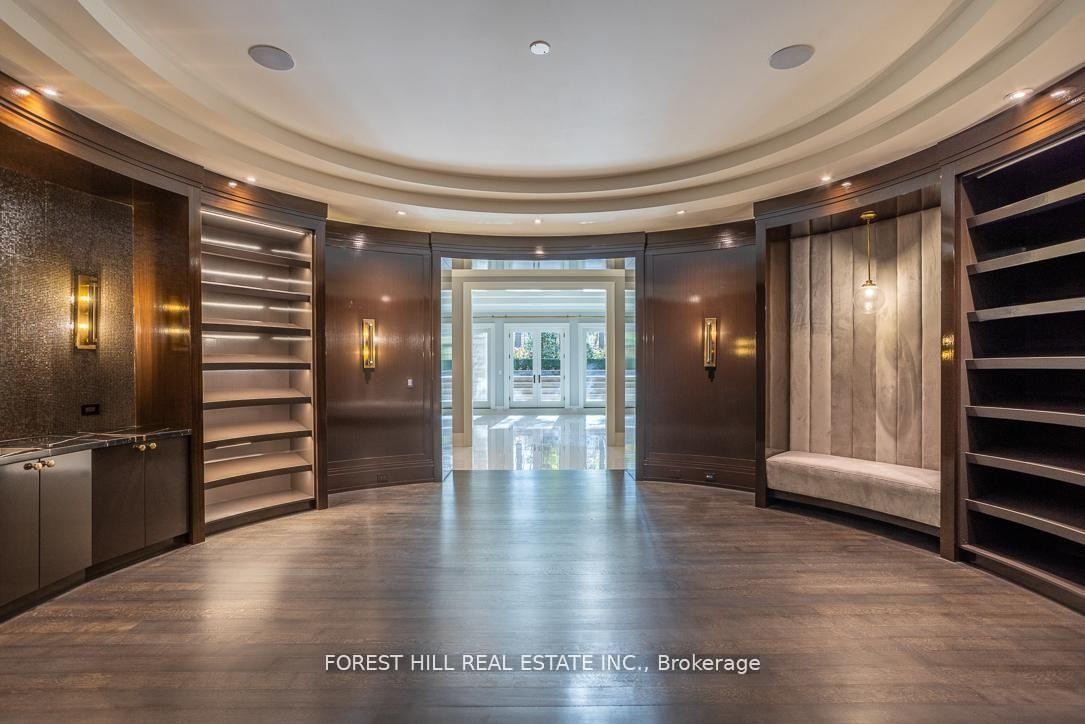 









15


Tudor

Gate,
Toronto,




ON
M2L 1N3

