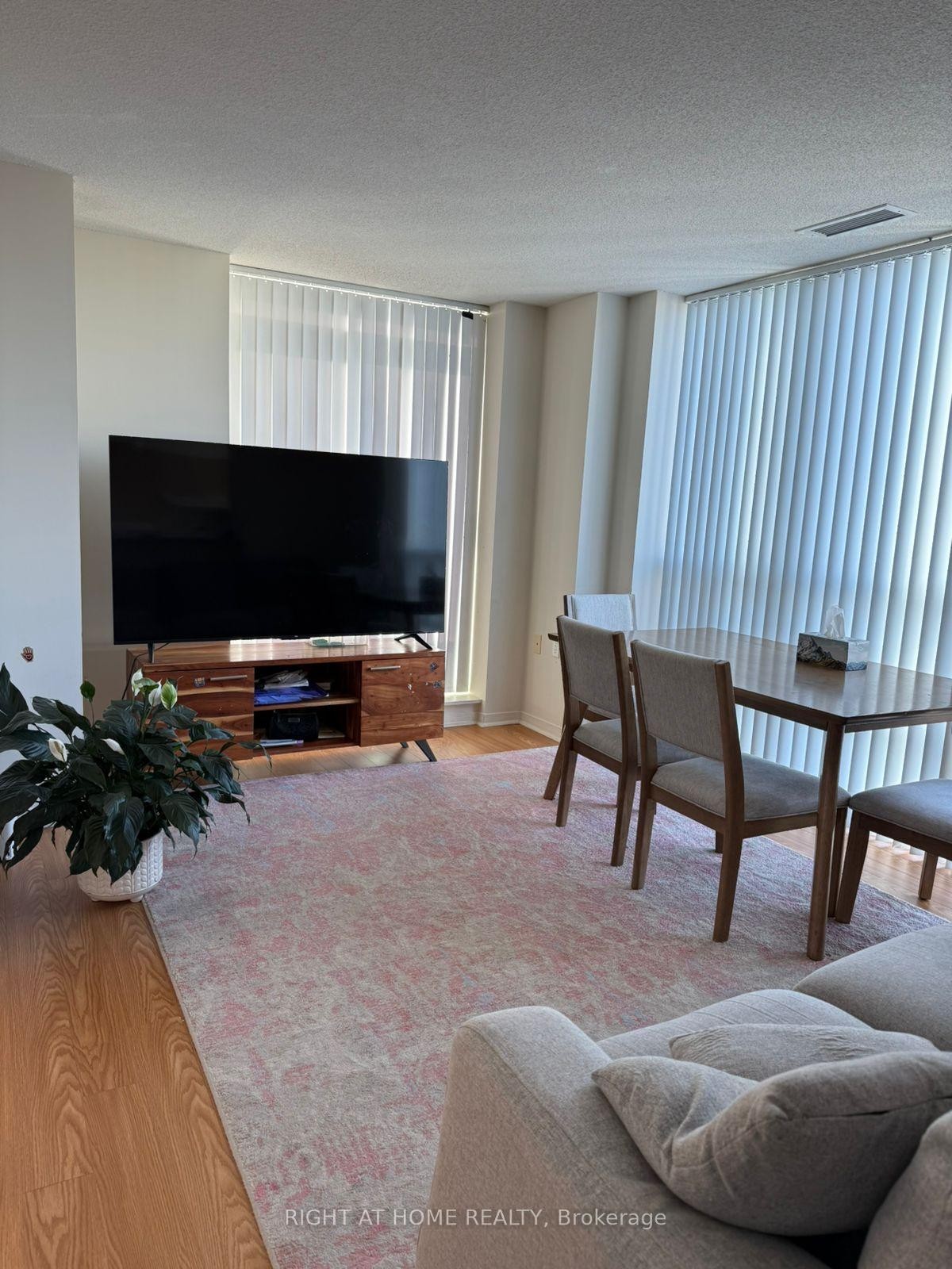 









26


Olive

Avenue North, ph 02,
Toronto,




ON
M2N 7G7

