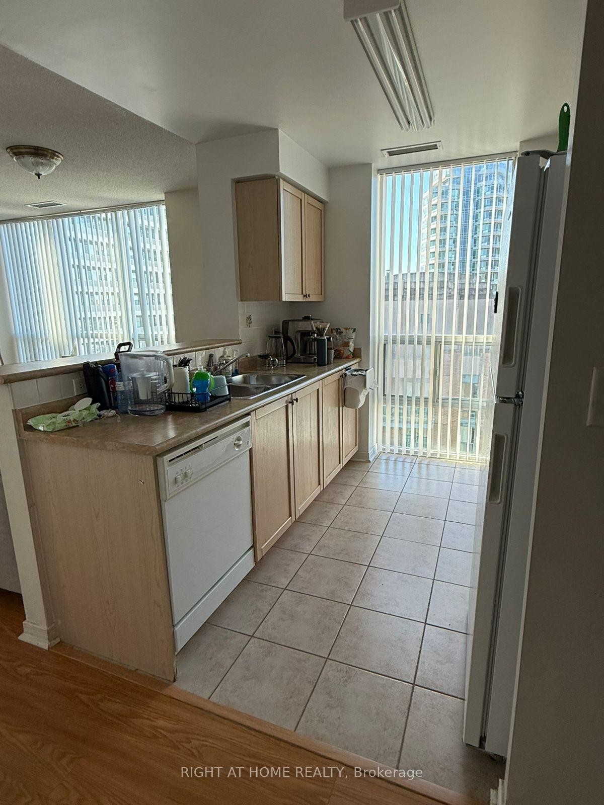 









26


Olive

Avenue North, ph 02,
Toronto,




ON
M2N 7G7


