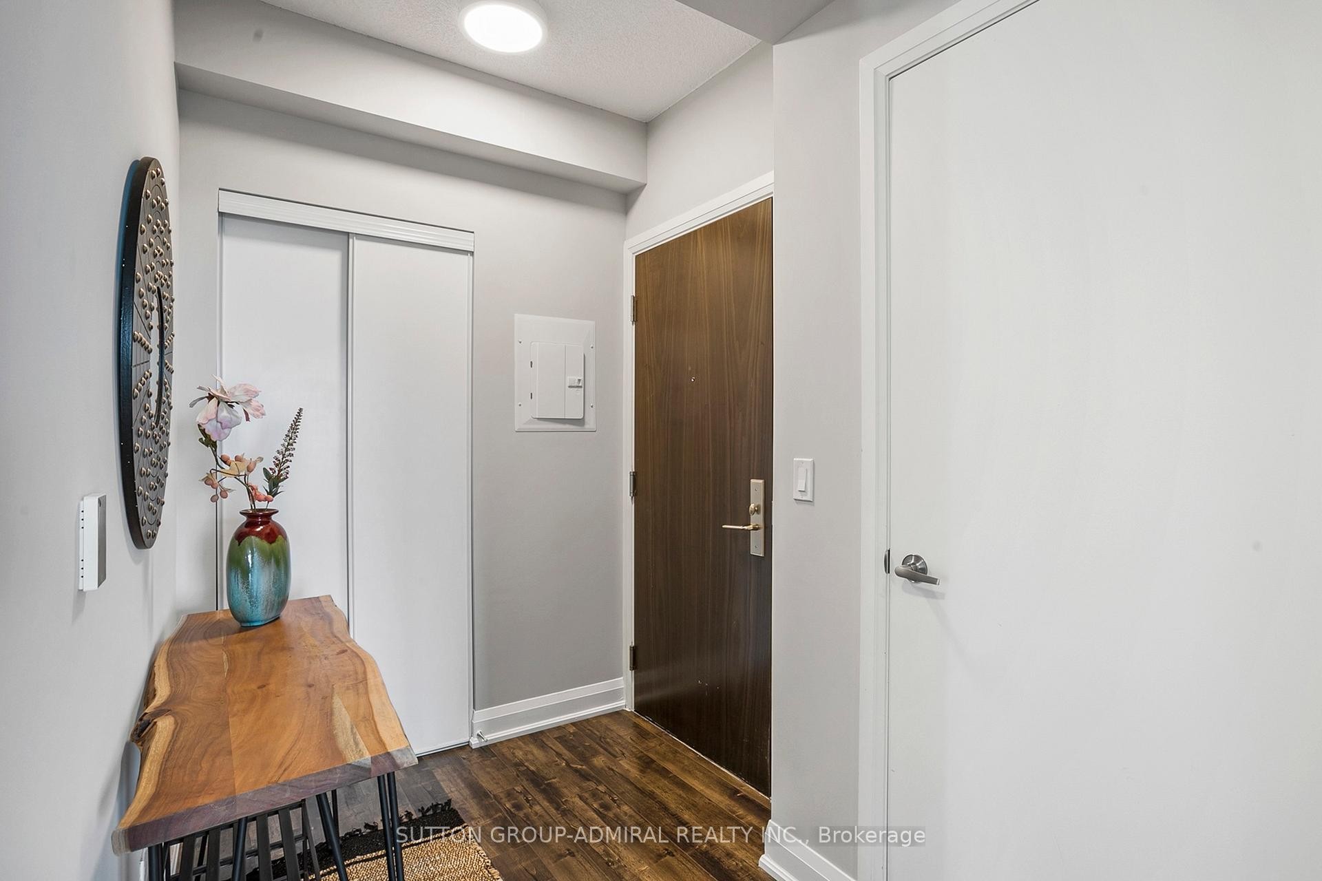 









68


Canterbury

Place, PH09,
Toronto,




ON
M2N 0H8

