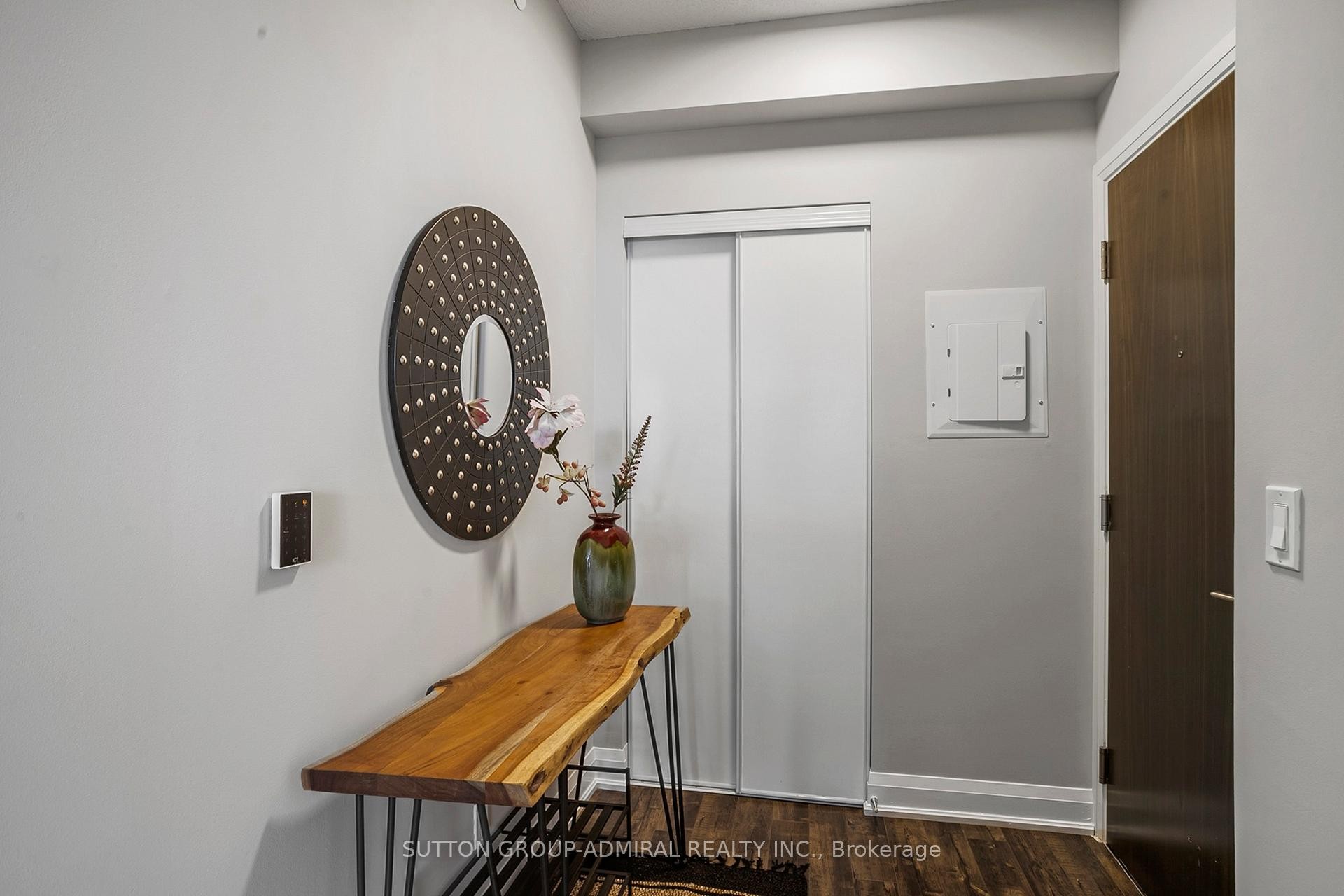 









68


Canterbury

Place, PH09,
Toronto,




ON
M2N 0H8

