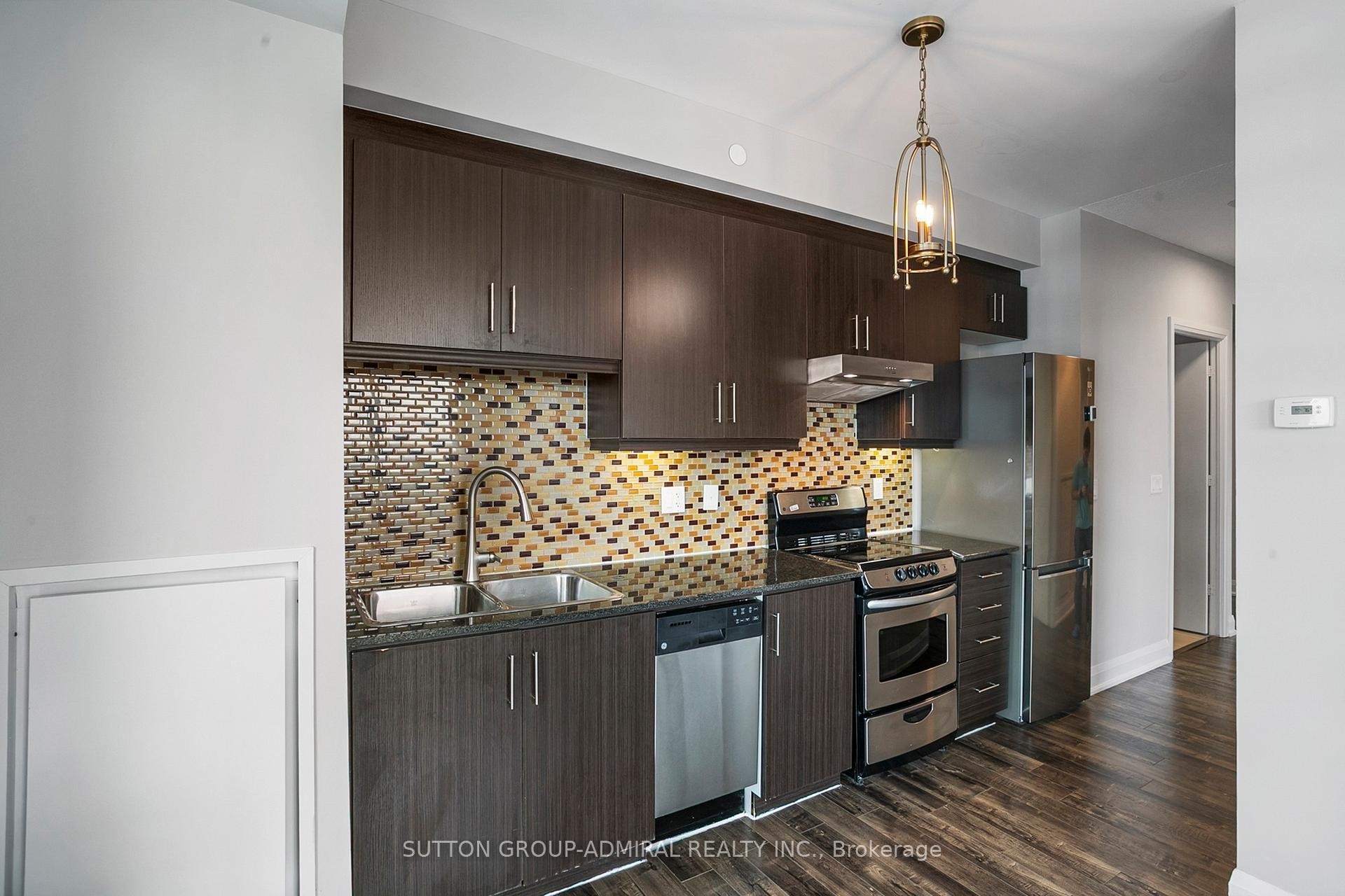 









68


Canterbury

Place, PH09,
Toronto,




ON
M2N 0H8

