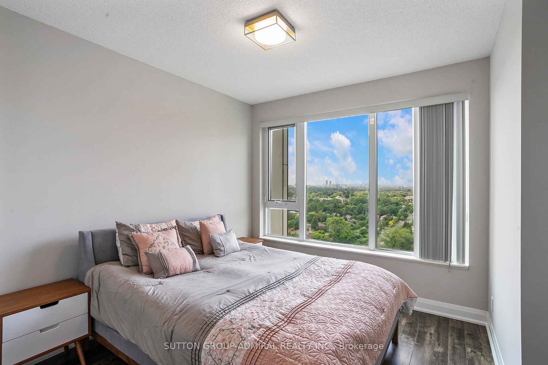 









68


Canterbury

Place, PH09,
Toronto,




ON
M2N 0H8

