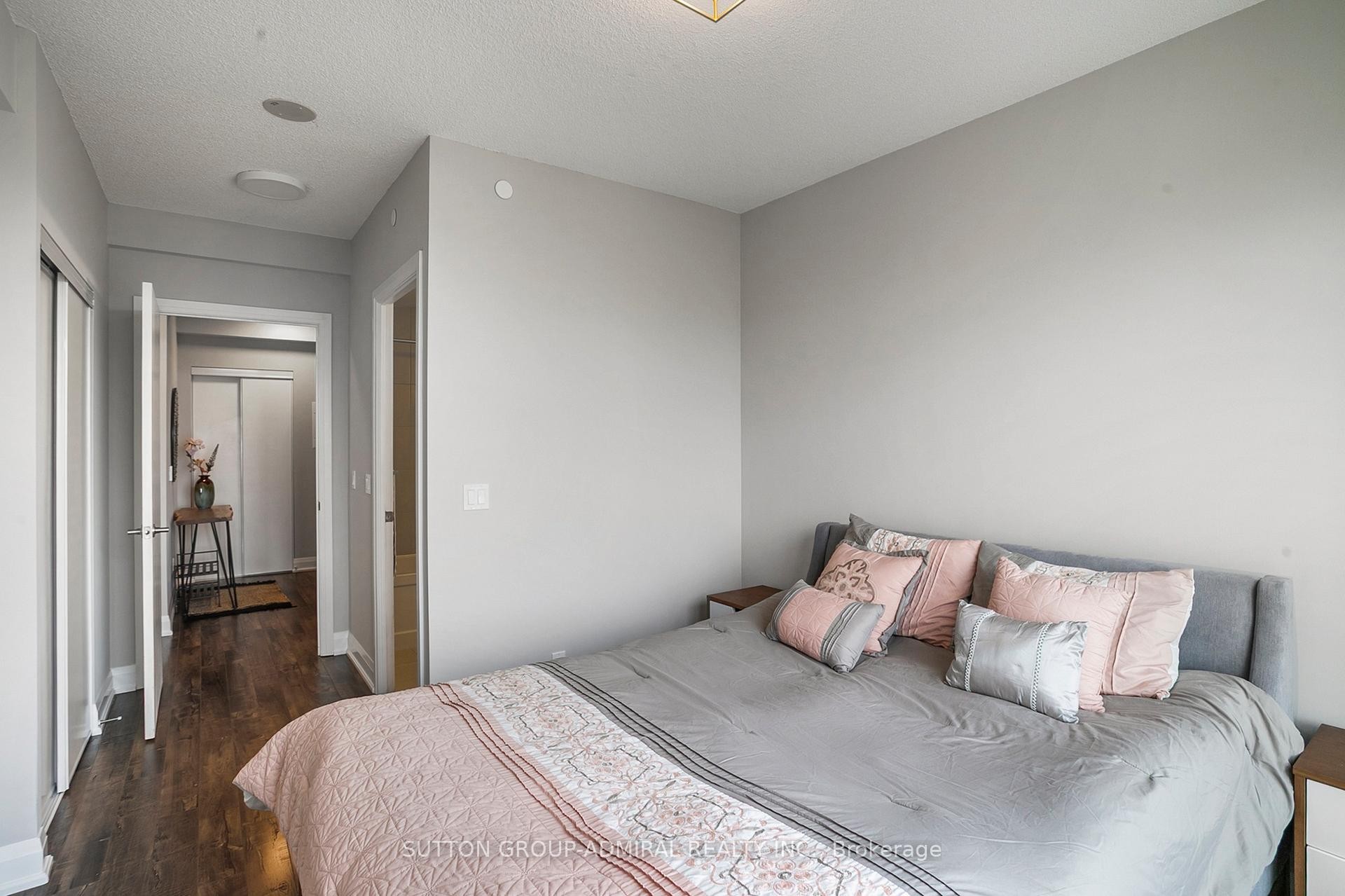 









68


Canterbury

Place, PH09,
Toronto,




ON
M2N 0H8

