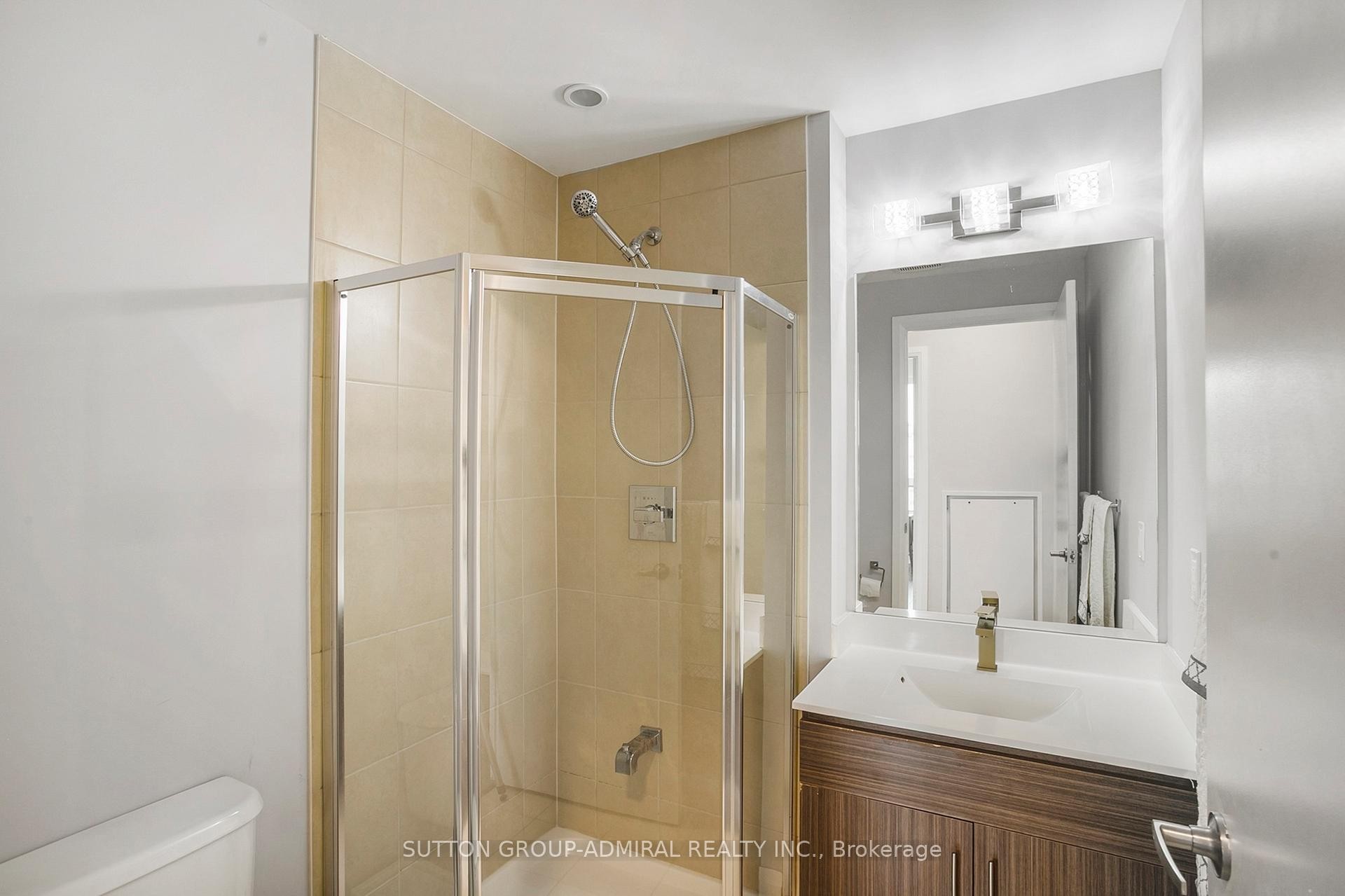 









68


Canterbury

Place, PH09,
Toronto,




ON
M2N 0H8

