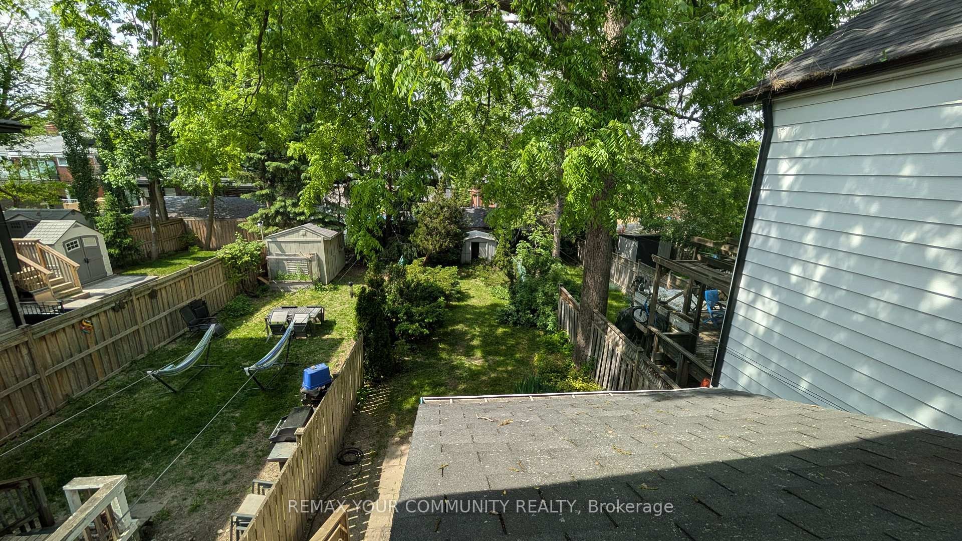 









186


Roslin

Avenue,
Toronto,




ON
M4N 1Z6

