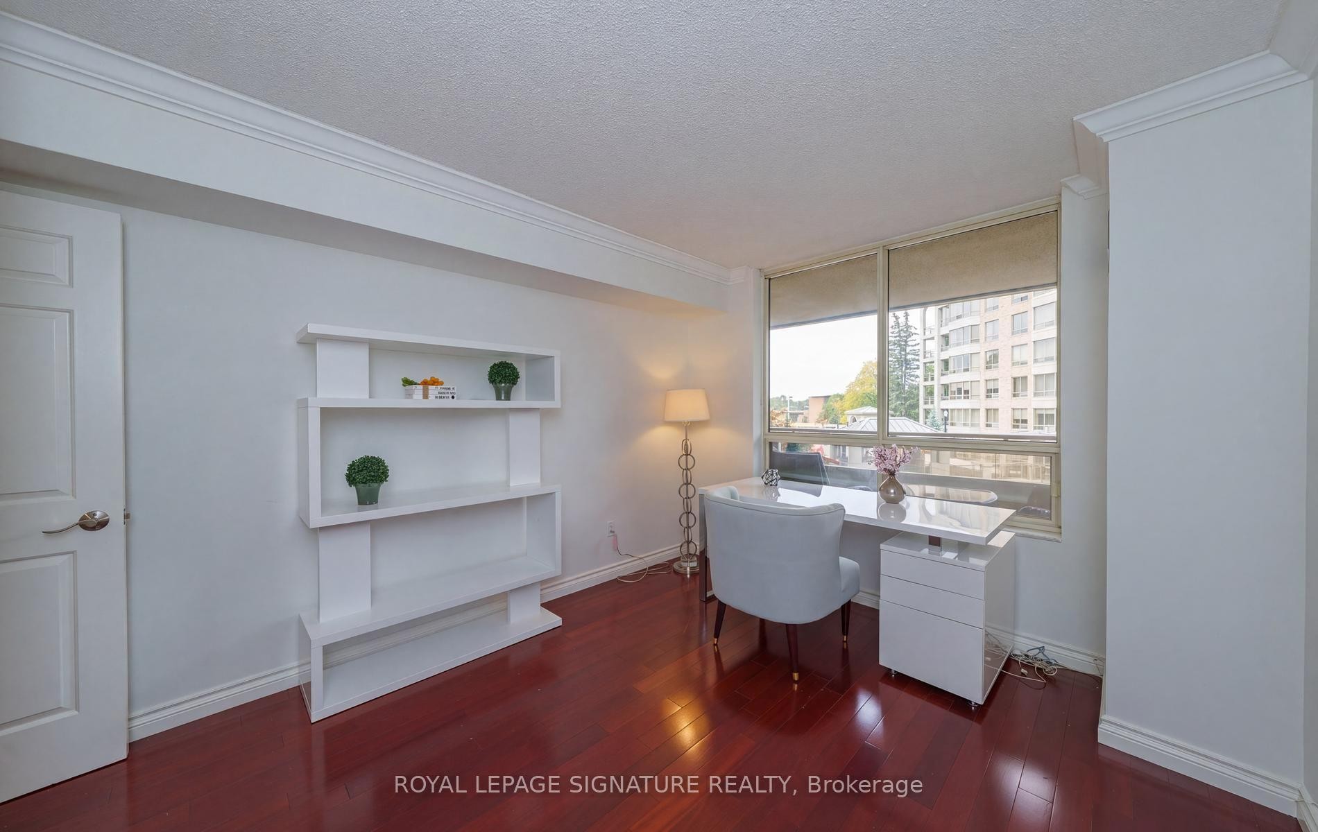 









215


The Donway West

N/A West, 216,
Toronto,




ON
M3B 3P5

