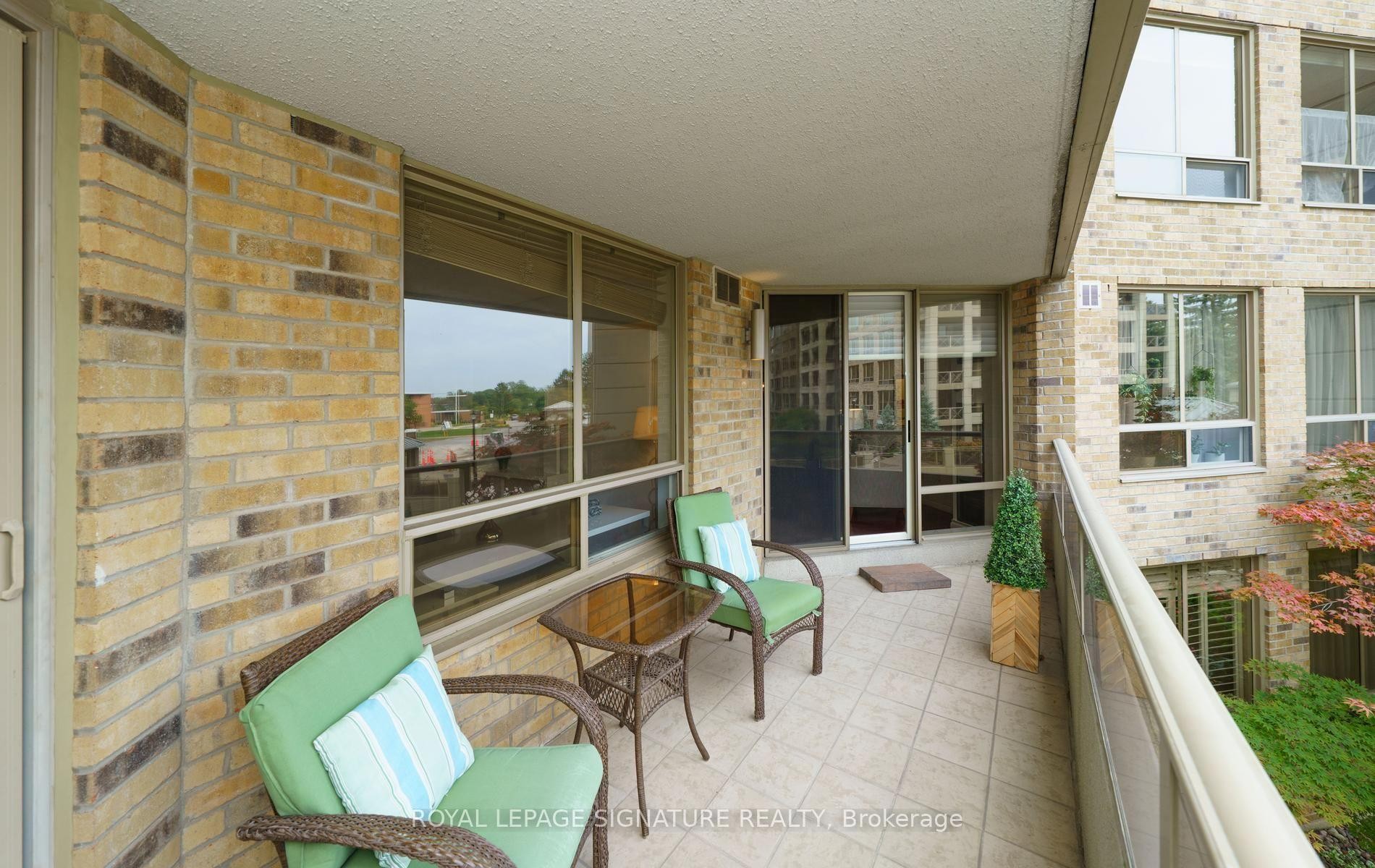 









215


The Donway West

N/A West, 216,
Toronto,




ON
M3B 3P5

