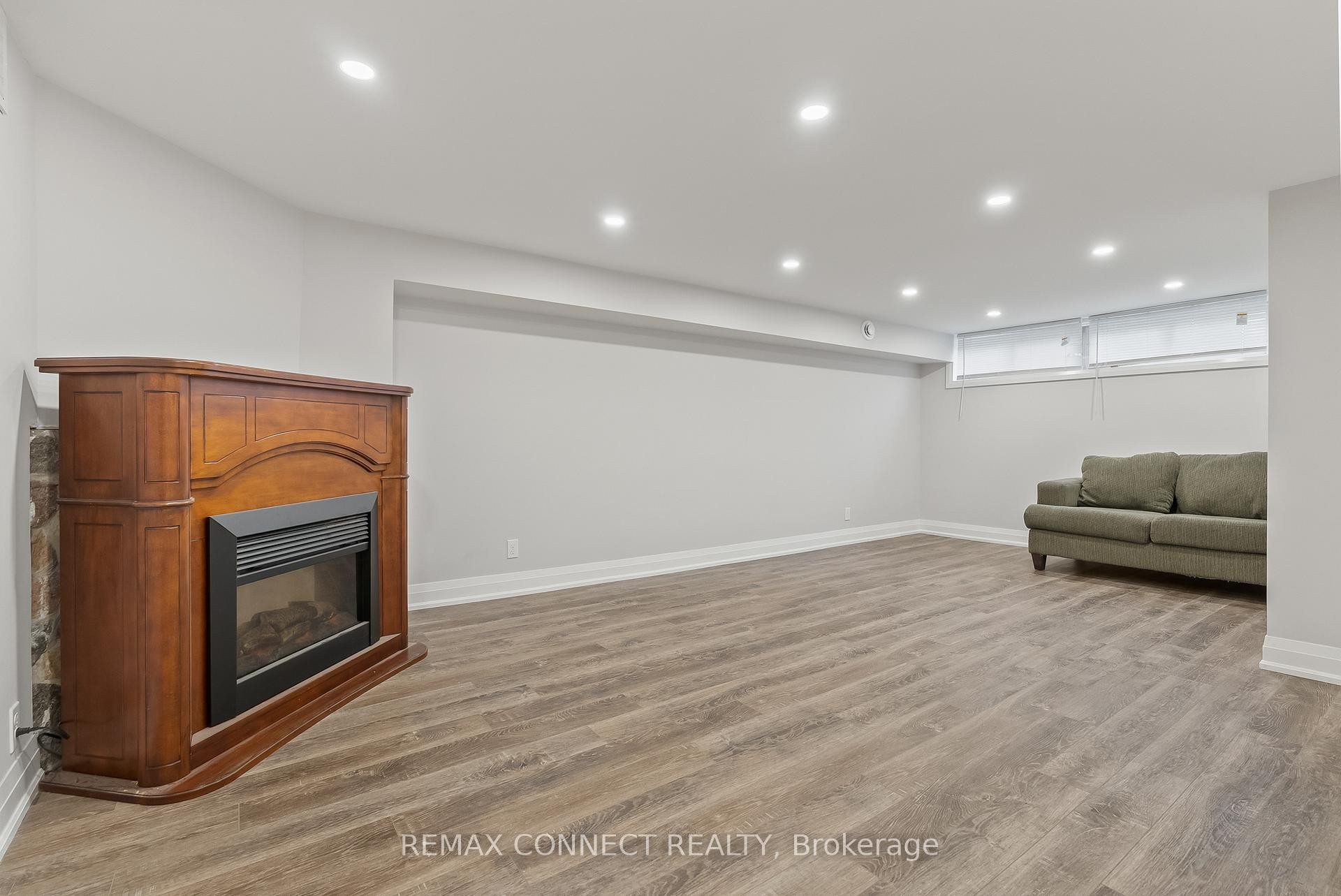 









124


Burcher

Road,
Ajax,




ON
L1S 2R4

