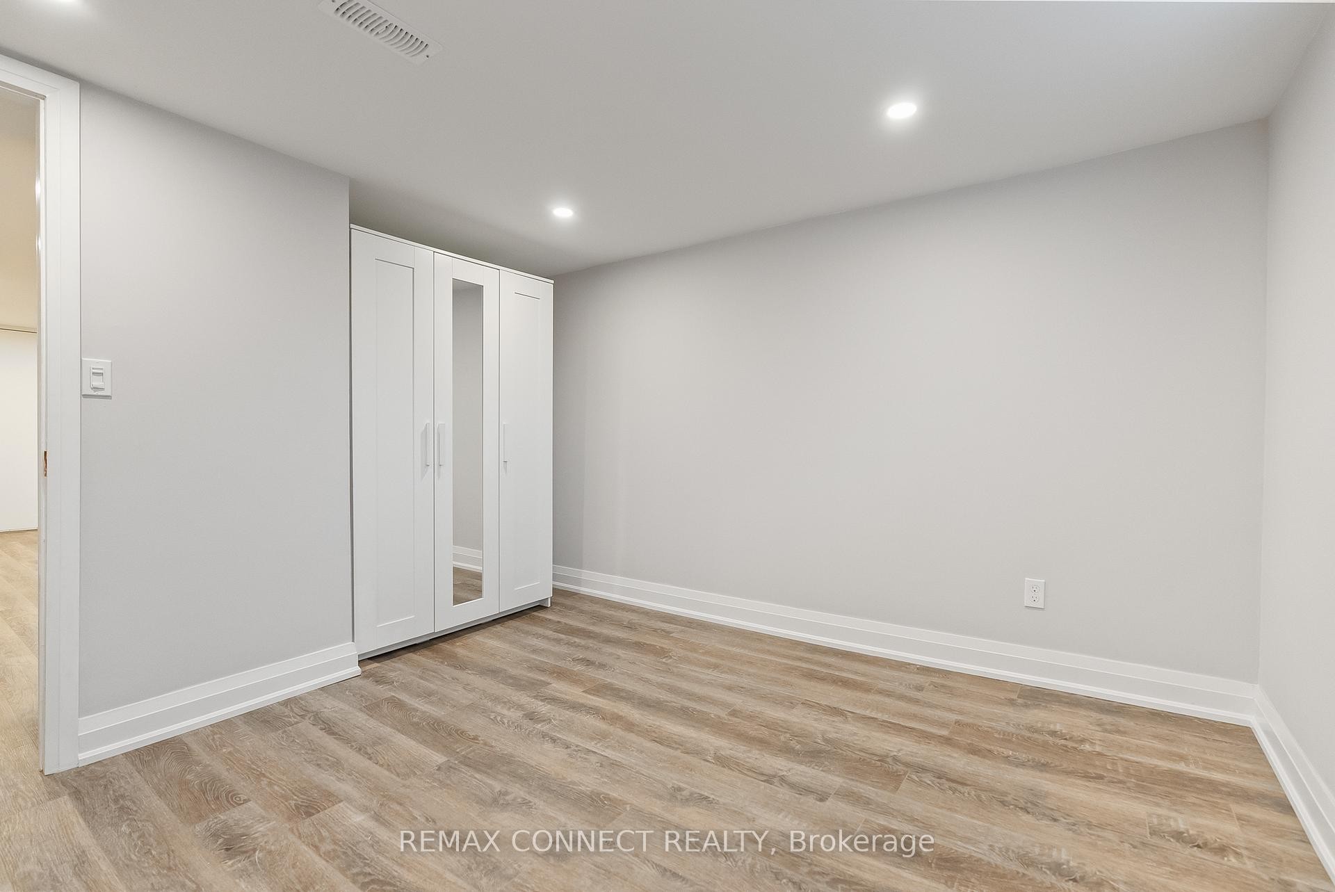 









124


Burcher

Road,
Ajax,




ON
L1S 2R4

