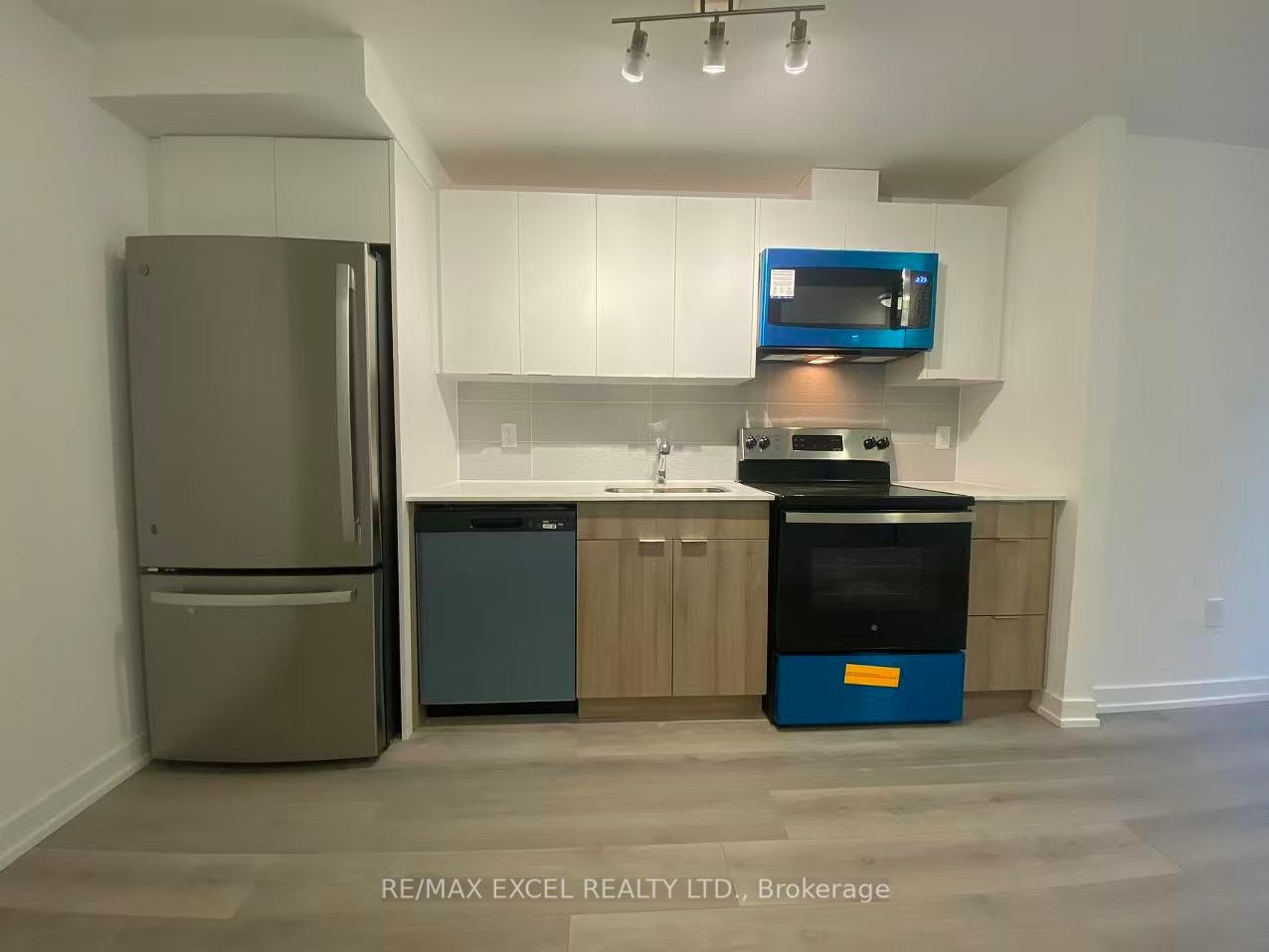 









10


CALAMINT

Lane, 61,
Toronto,




ON
M1W 2H1

