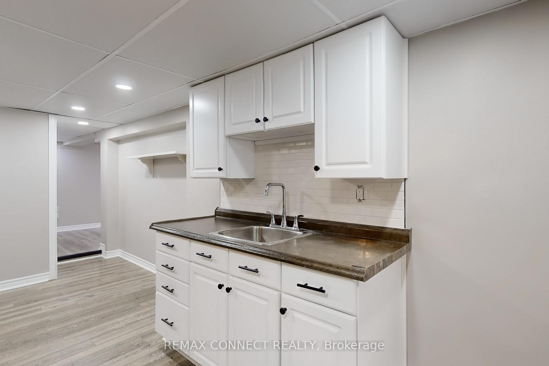 









326


Rosedale

Drive West, Bsmt,
Whitby,




ON
L1N 1Z3

