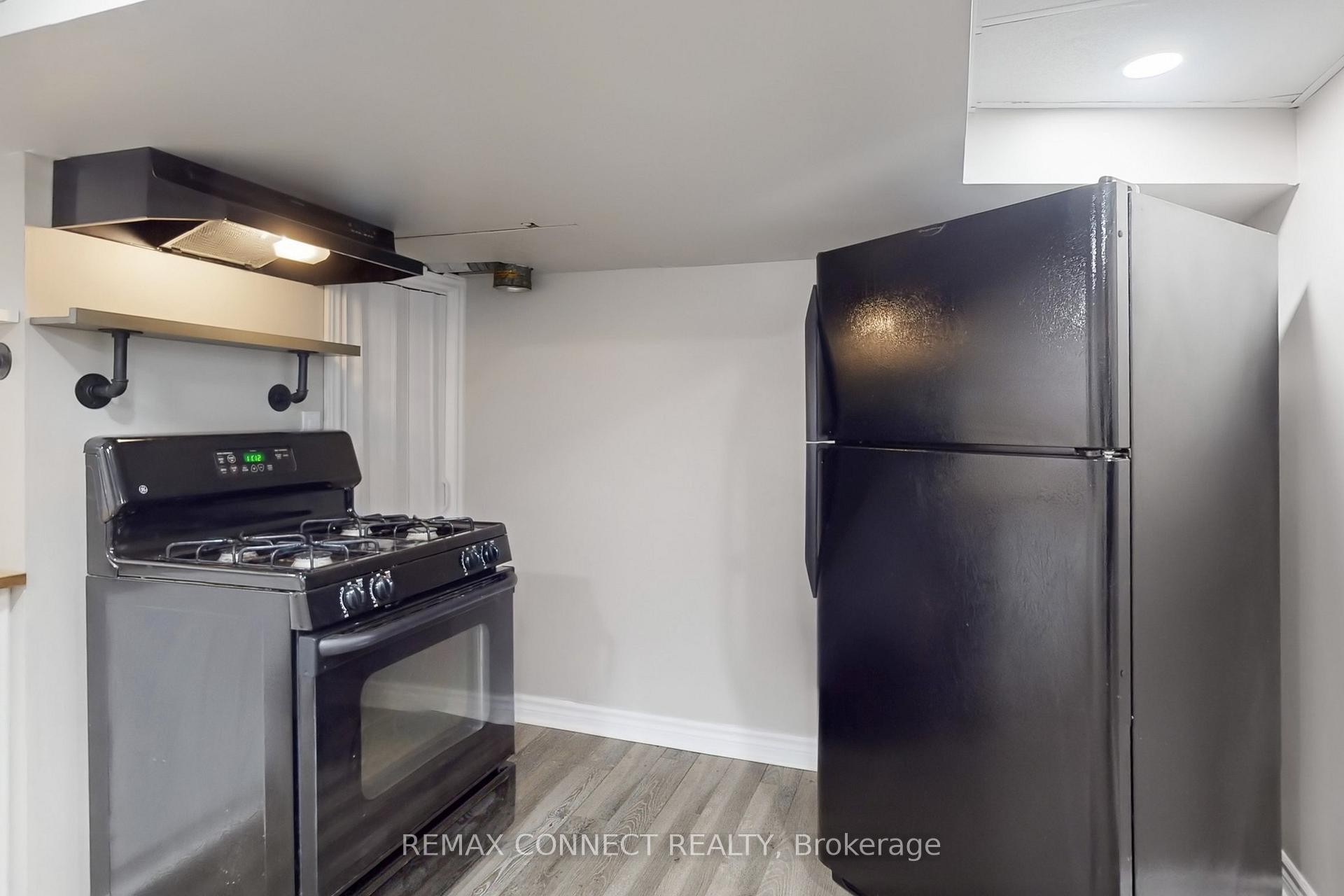 









326


Rosedale

Drive West, Bsmt,
Whitby,




ON
L1N 1Z3

