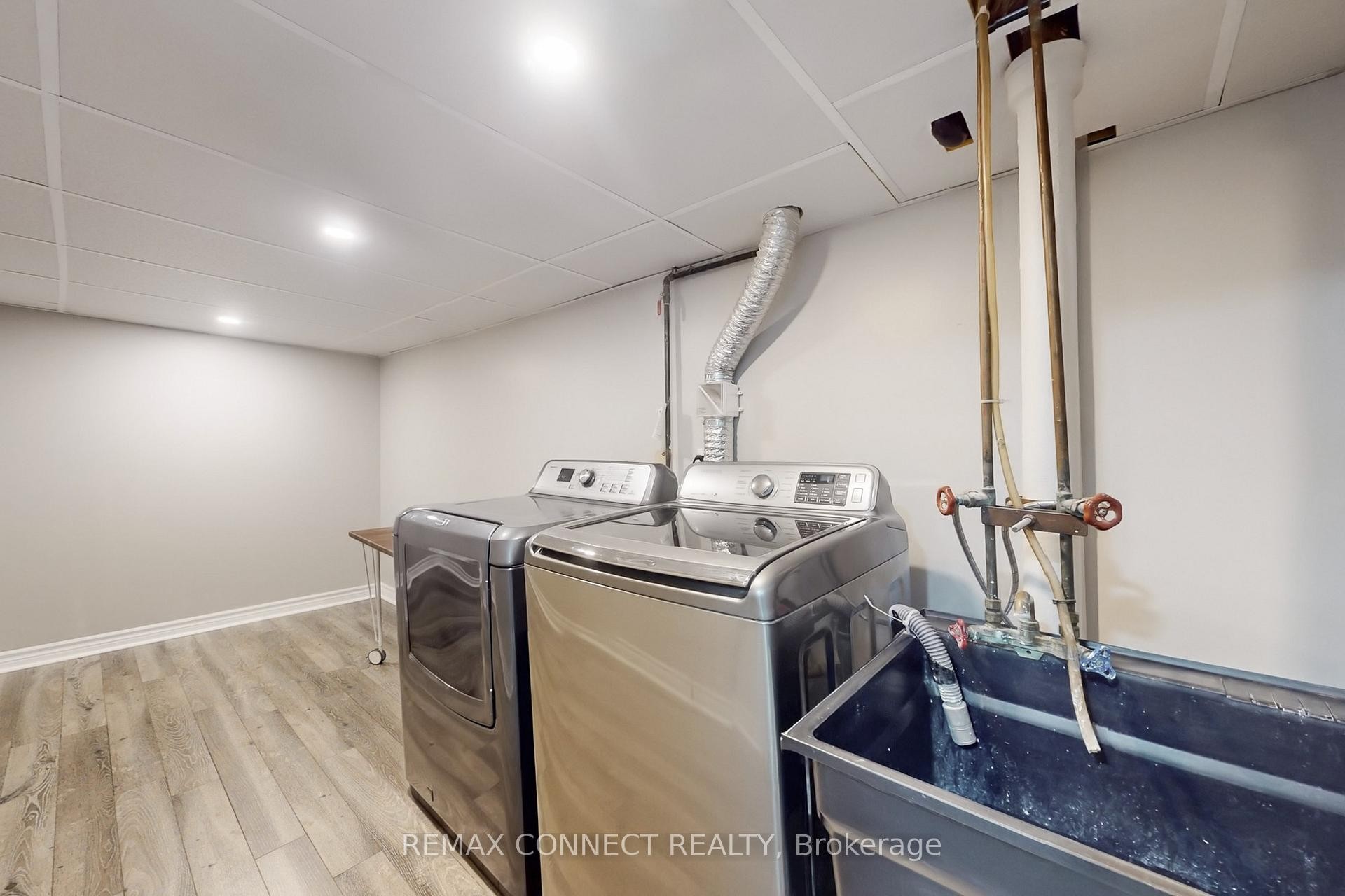 









326


Rosedale

Drive West, Bsmt,
Whitby,




ON
L1N 1Z3

