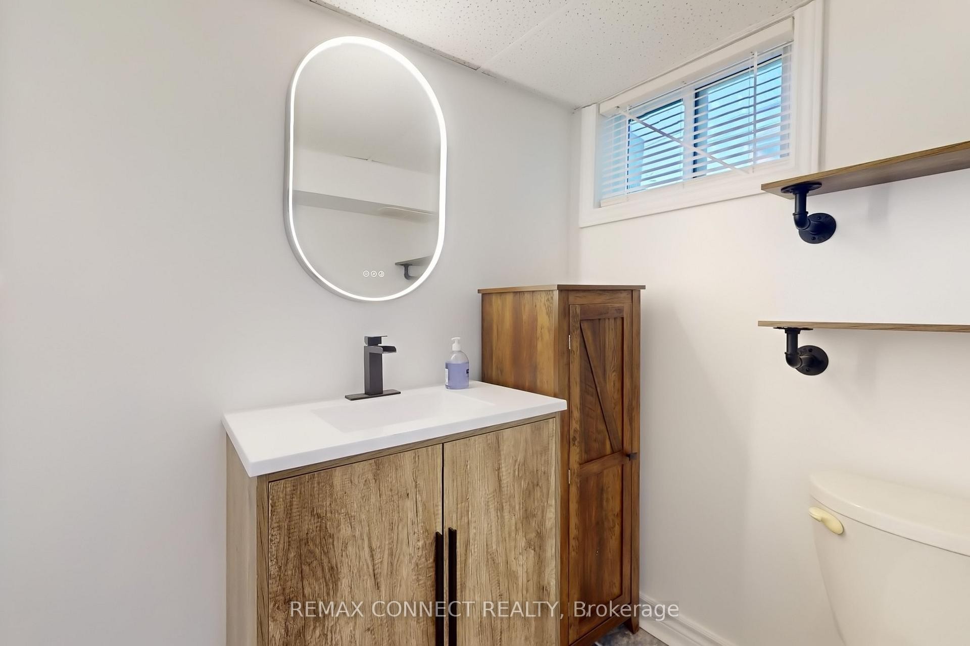 









326


Rosedale

Drive West, Bsmt,
Whitby,




ON
L1N 1Z3

