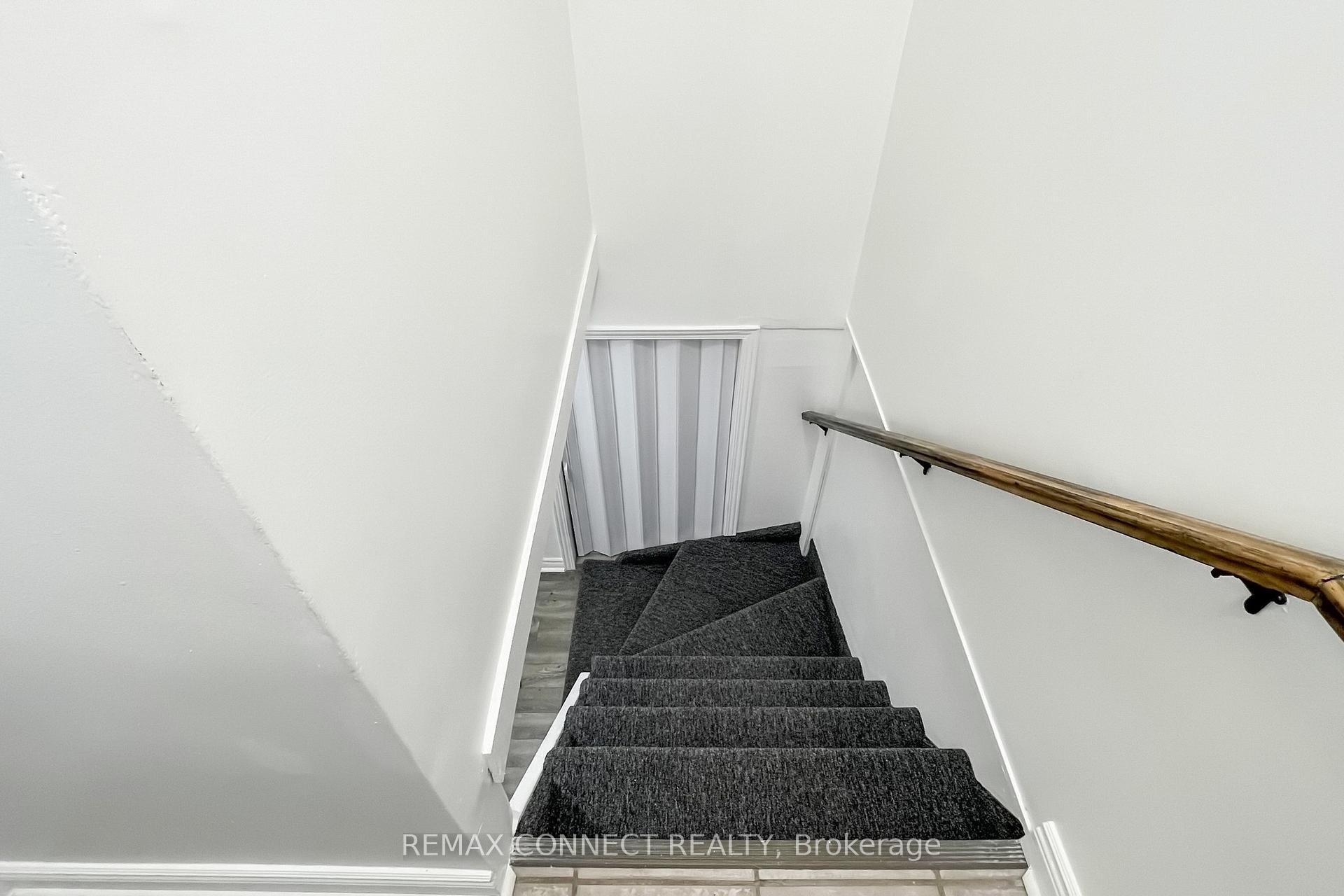 









326


Rosedale

Drive West, Bsmt,
Whitby,




ON
L1N 1Z3

