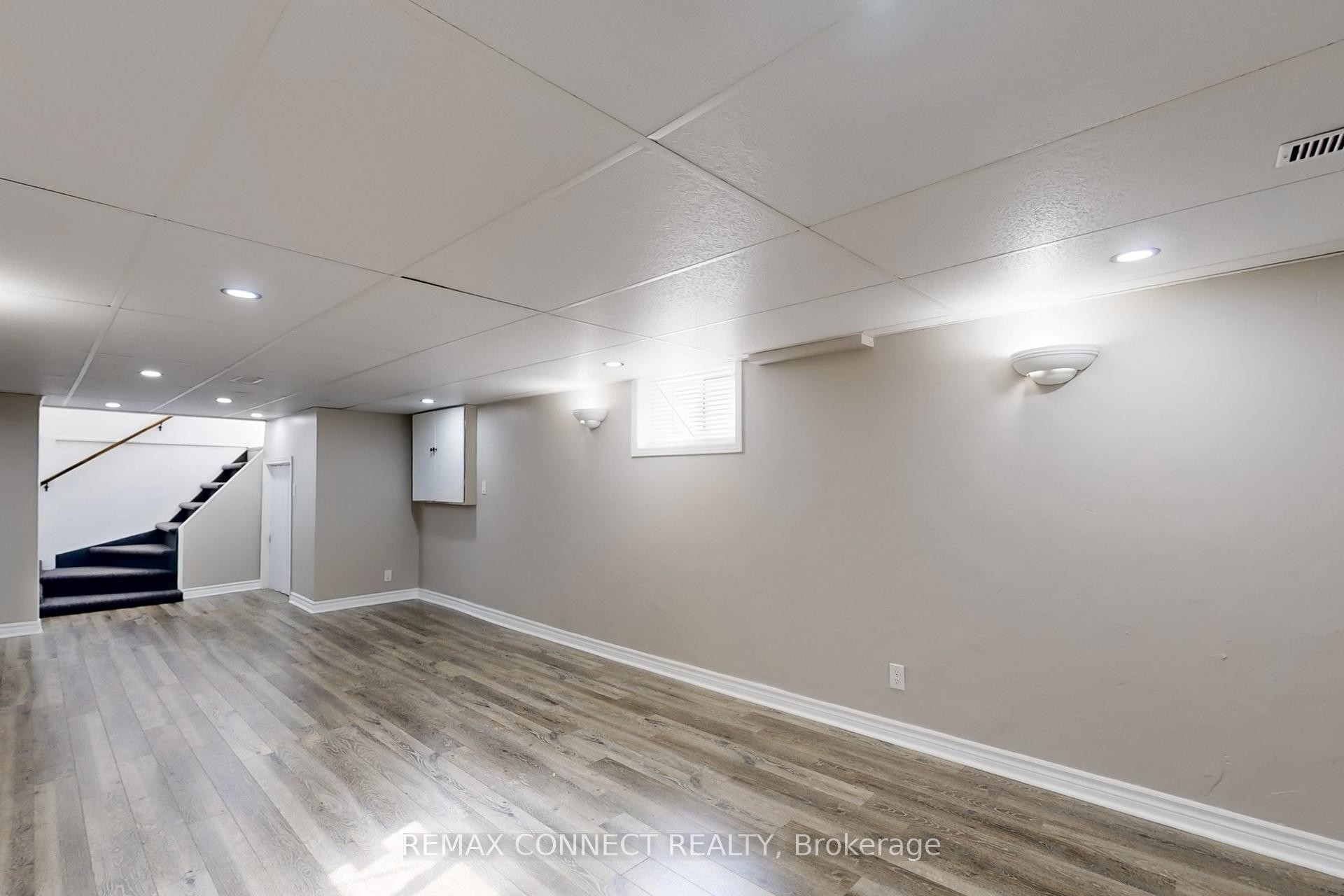 









326


Rosedale

Drive West, Bsmt,
Whitby,




ON
L1N 1Z3

