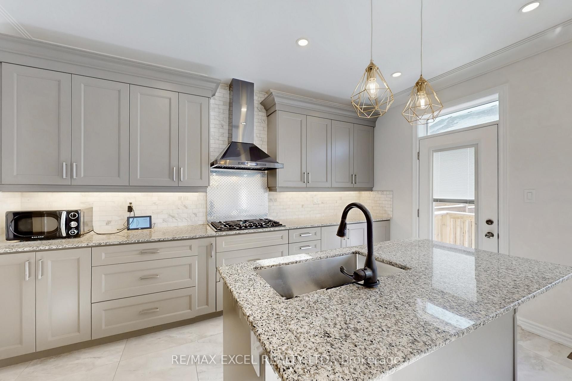 









70


Swordfish

Drive,
Whitby,




ON
L1P 0K5

