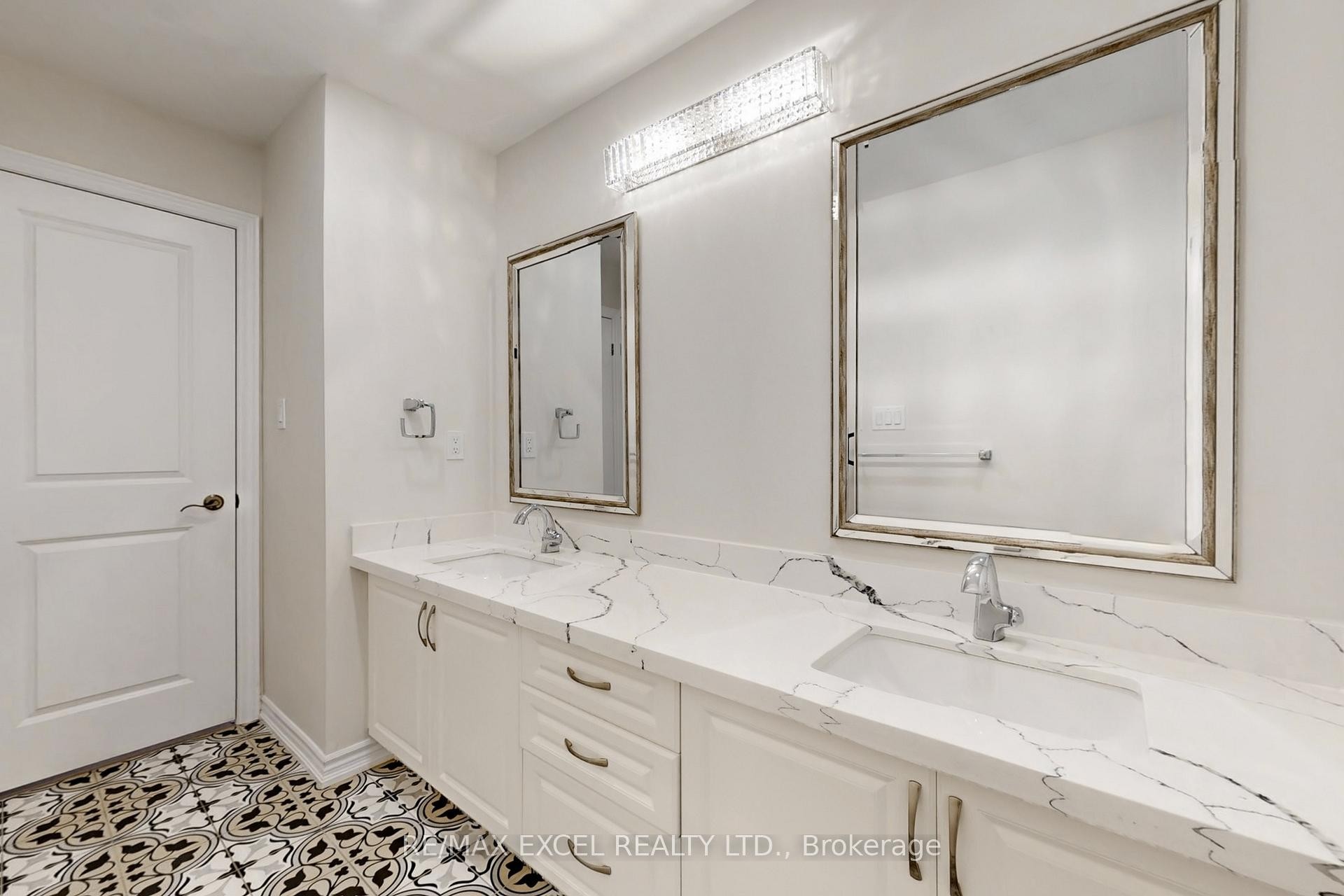 









70


Swordfish

Drive,
Whitby,




ON
L1P 0K5

