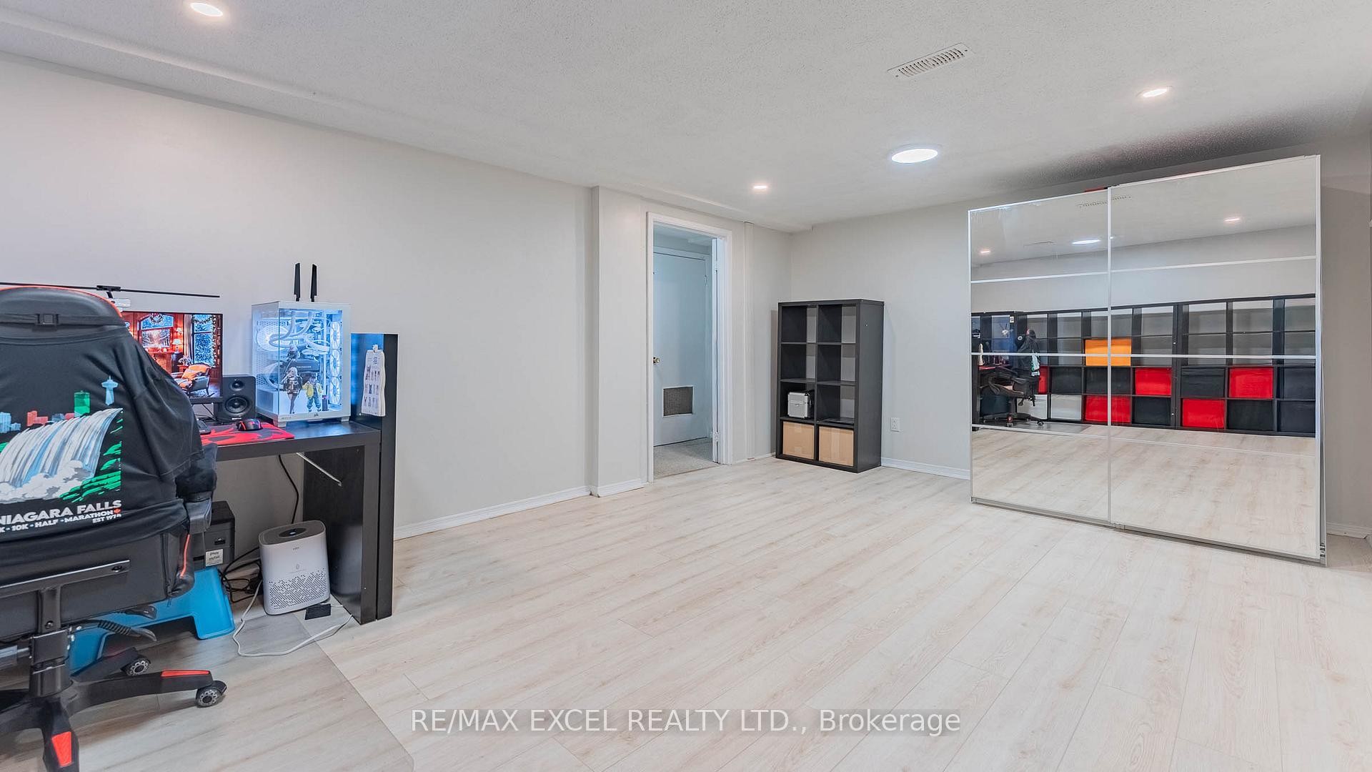 









20


Crockamhill

Drive, 1,
Toronto,




ON
M1S 3H1

