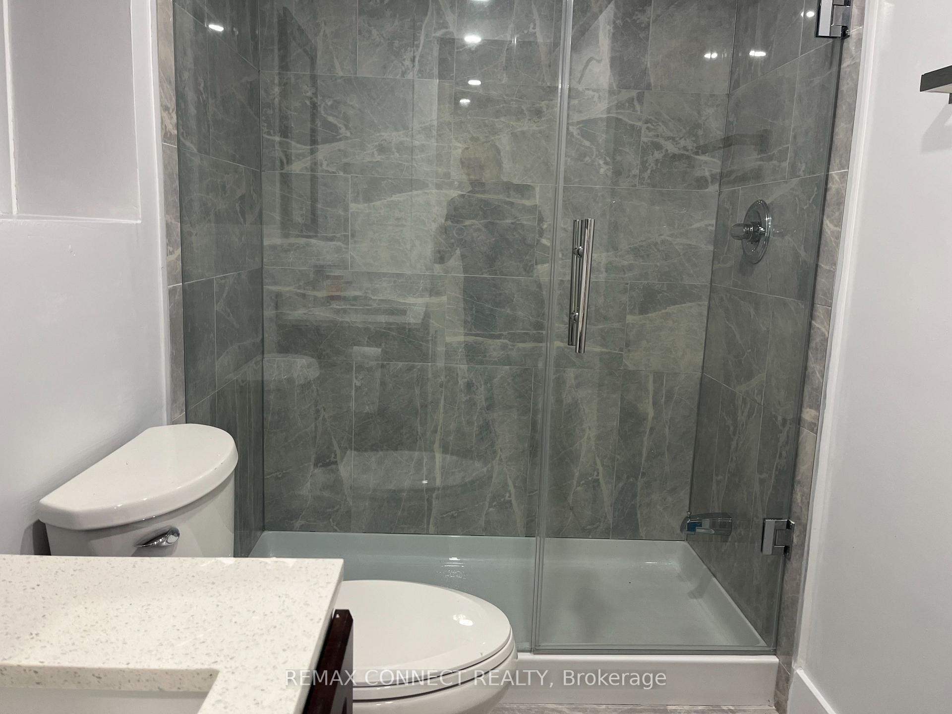 









1394


Largo

Crescent, Lower,
Oshawa,




ON
L1G 7E5

