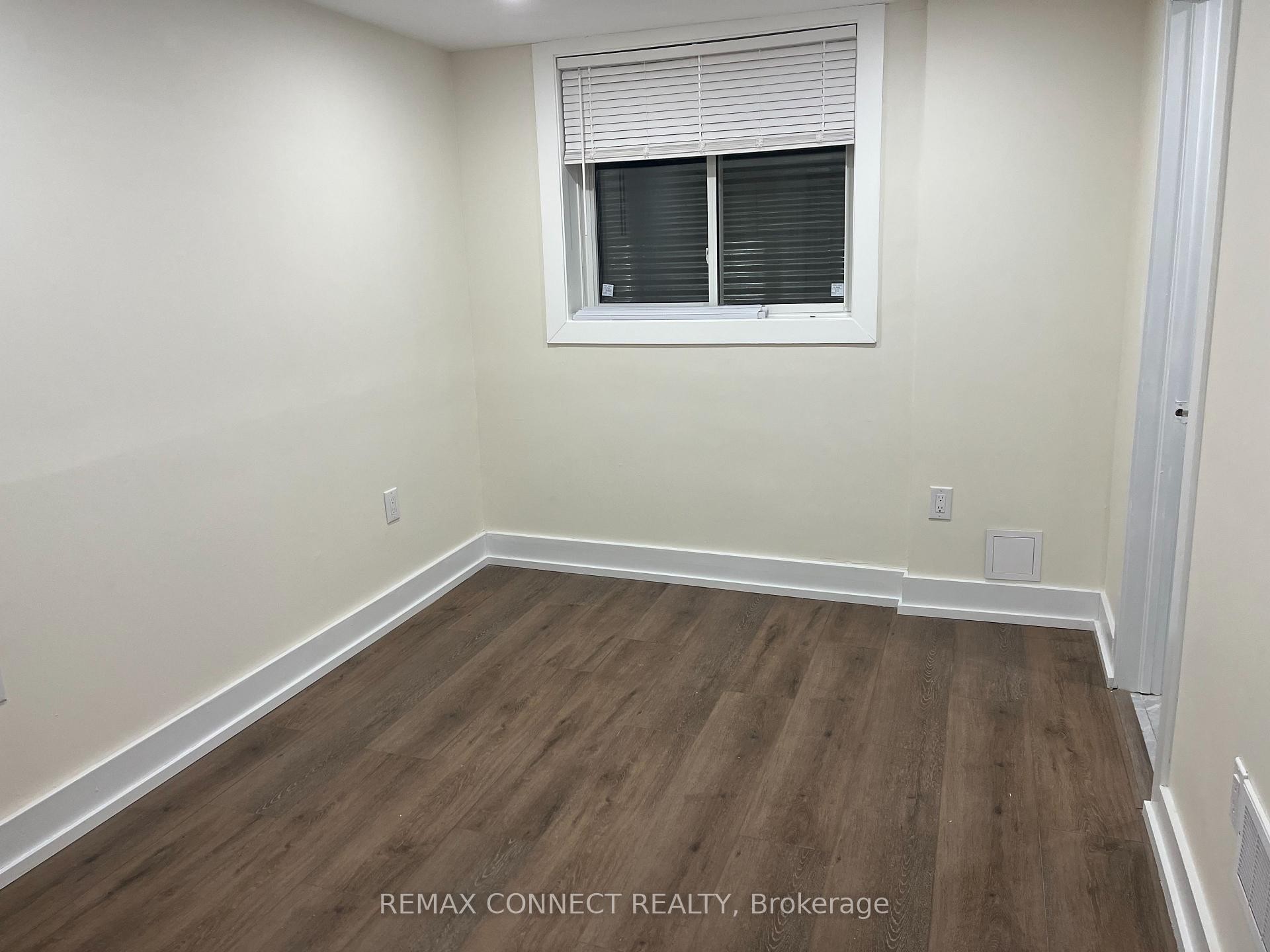 









1394


Largo

Crescent, Lower,
Oshawa,




ON
L1G 7E5

