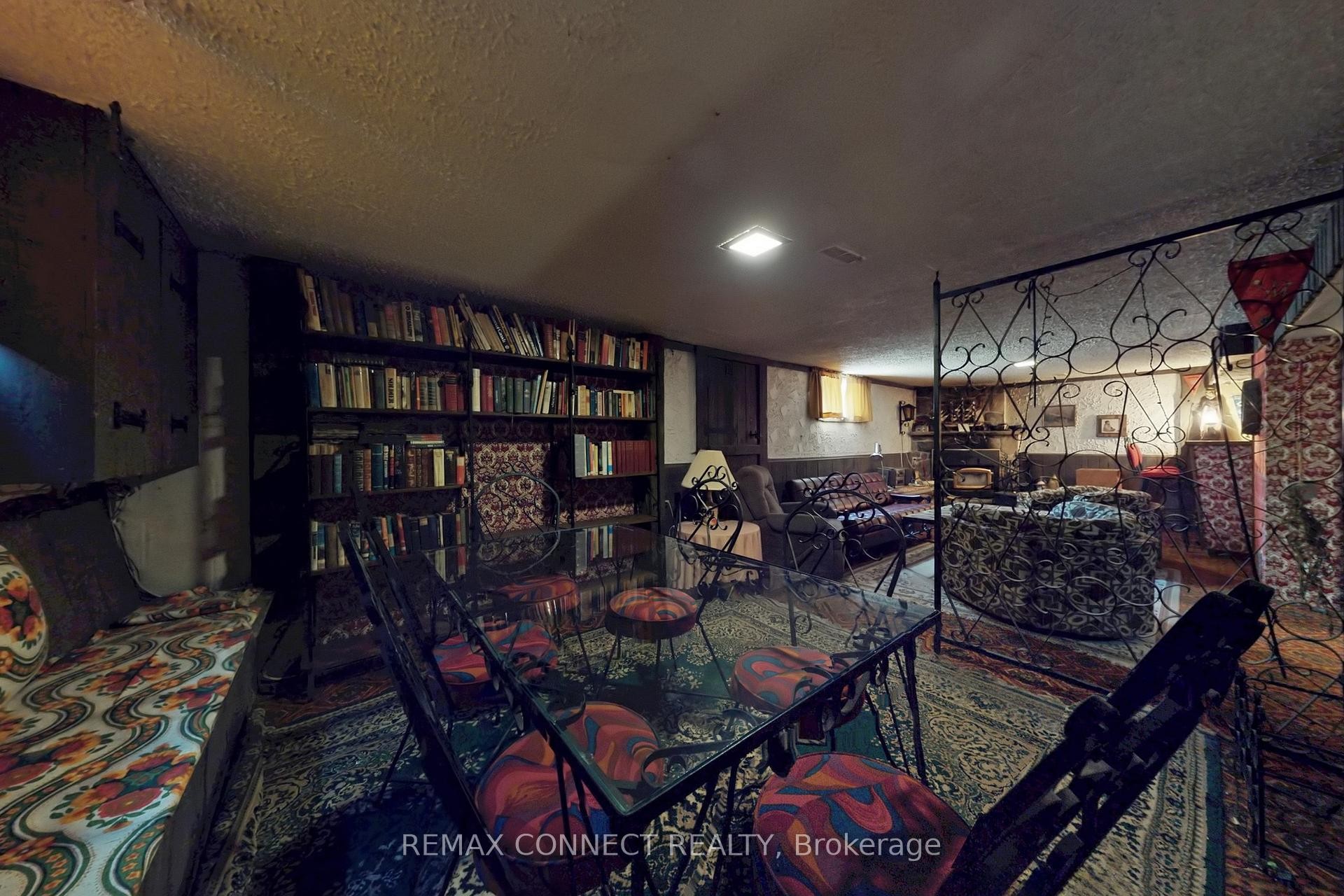 









20


Brinloor

Boulevard,
Toronto,




ON
M1M 1L2

