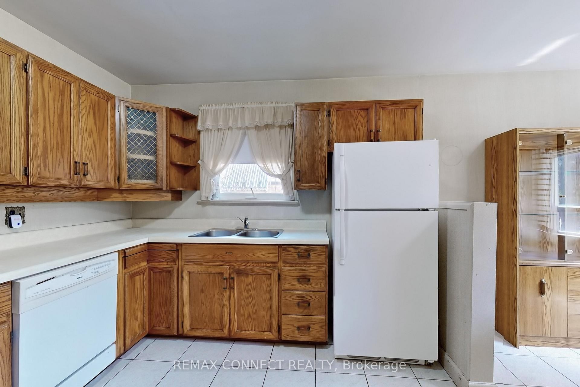 









20


Brinloor

Boulevard,
Toronto,




ON
M1M 1L2

