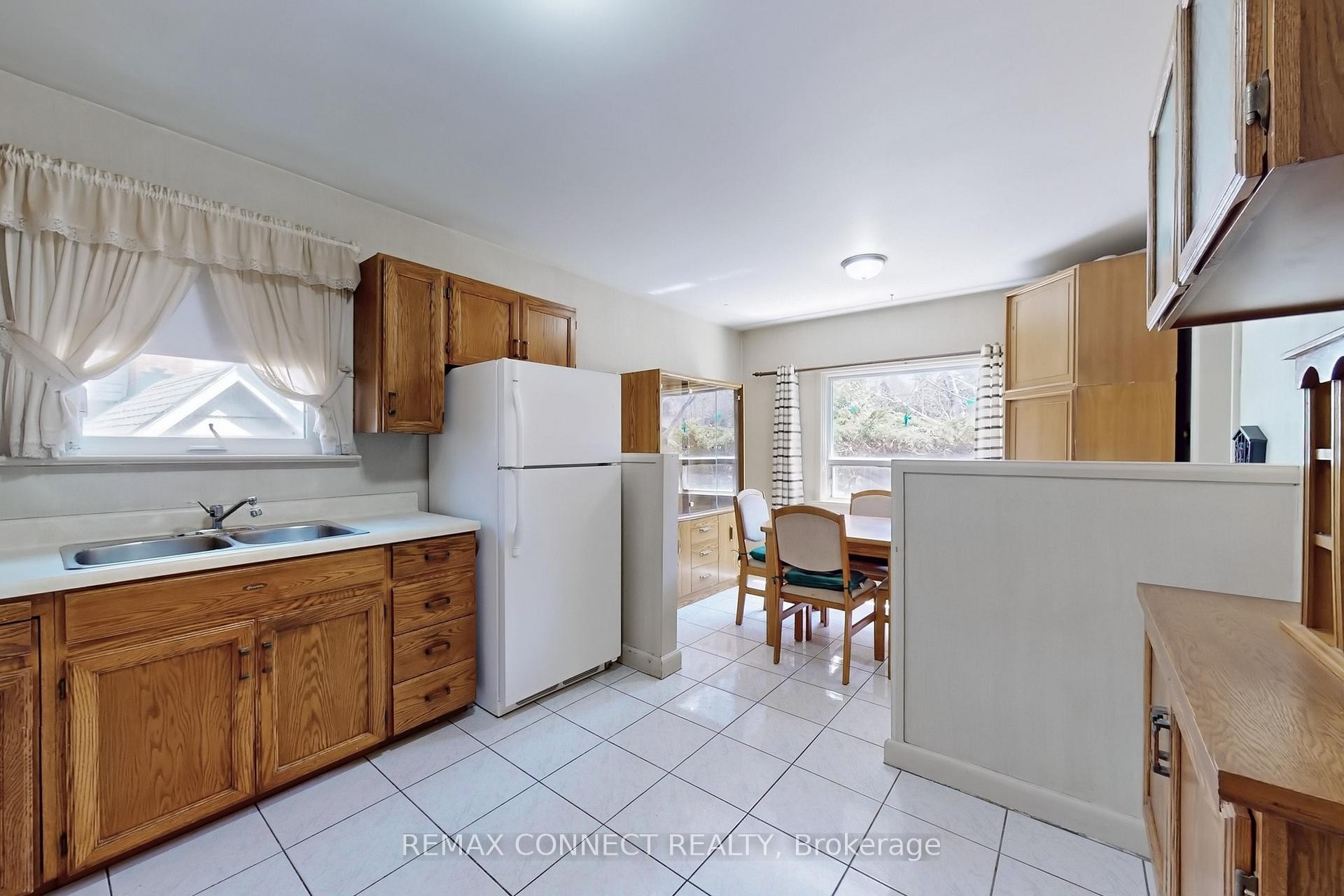 









20


Brinloor

Boulevard,
Toronto,




ON
M1M 1L2

