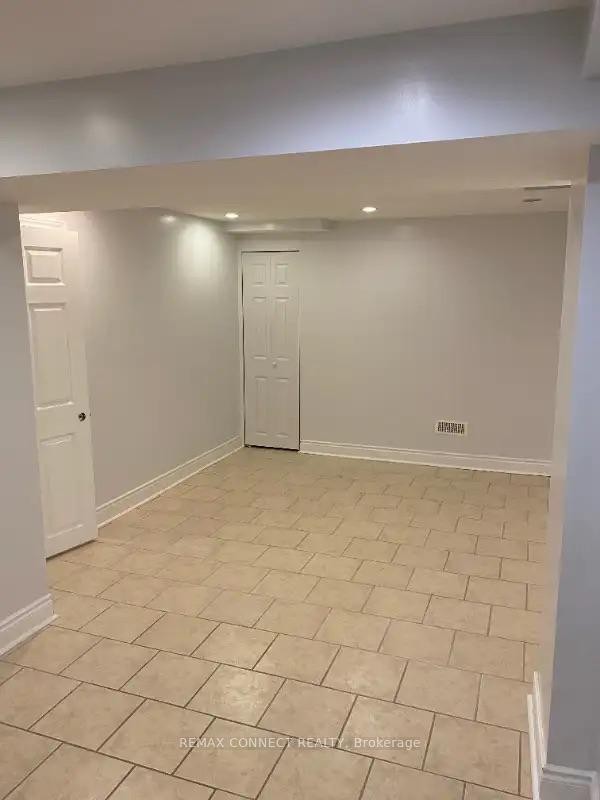 









532 A


Lightfoot

Place,
Pickering,




ON
L1V 5Z7

