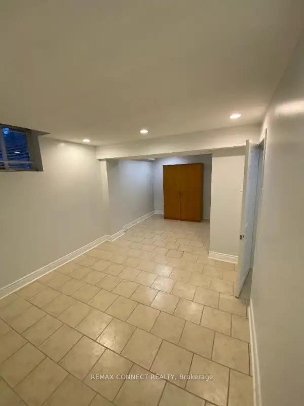 









532 A


Lightfoot

Place,
Pickering,




ON
L1V 5Z7

