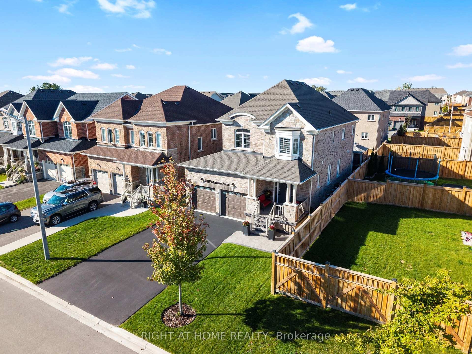









4


Bill Hutchinson

Crescent,
Clarington,




ON
L1C 7E1

