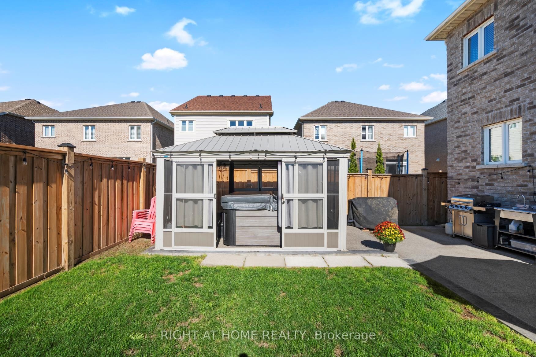 









4


Bill Hutchinson

Crescent,
Clarington,




ON
L1C 7E1


