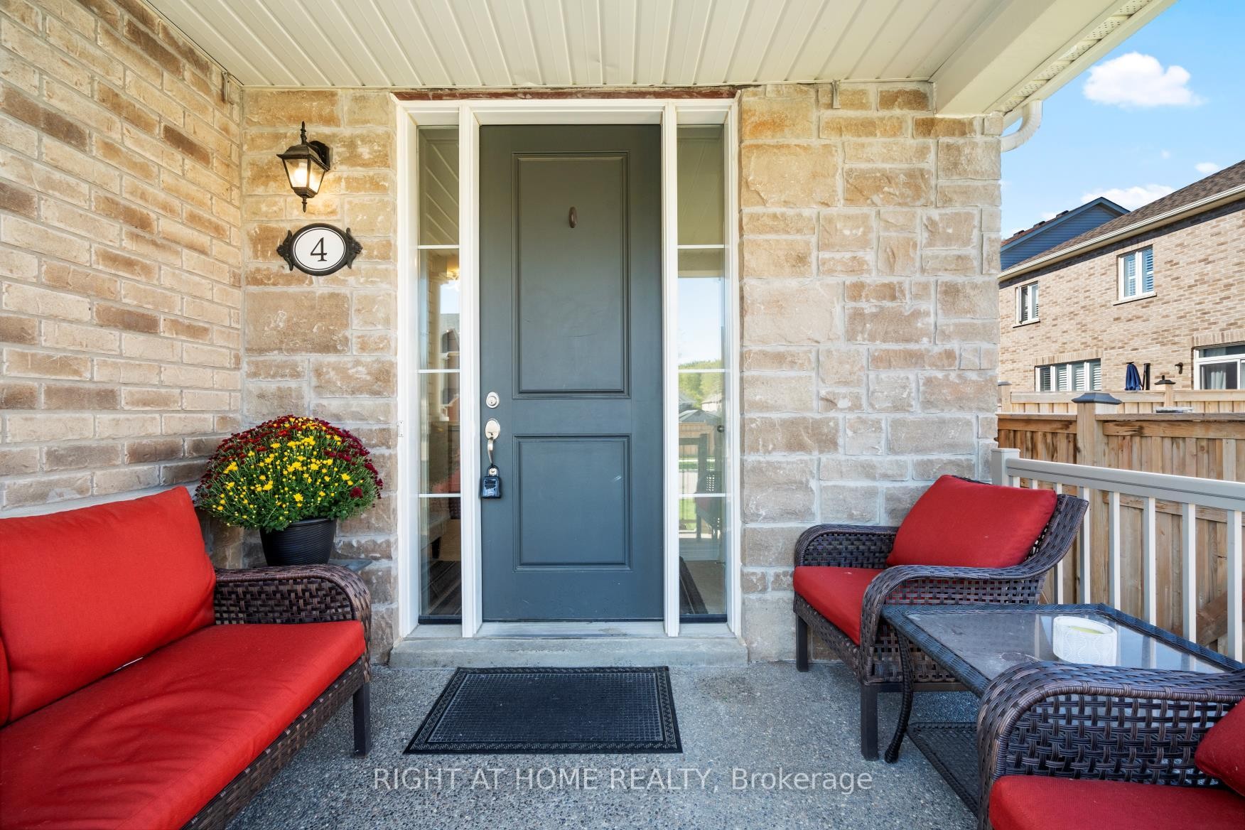 









4


Bill Hutchinson

Crescent,
Clarington,




ON
L1C 7E1

