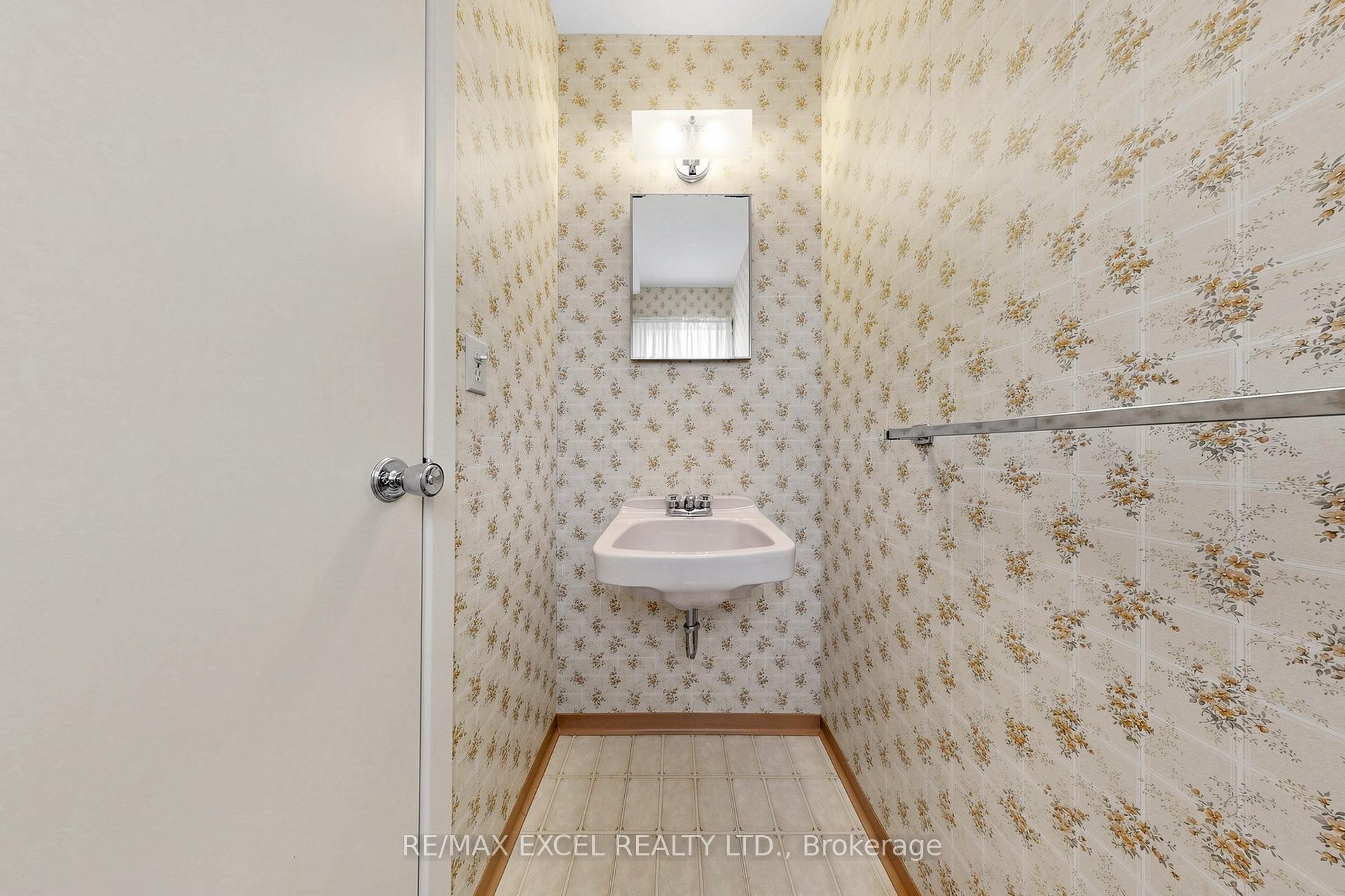 









30


WAKEFIELD

Crescent,
Toronto,




ON
M1W 2C2

