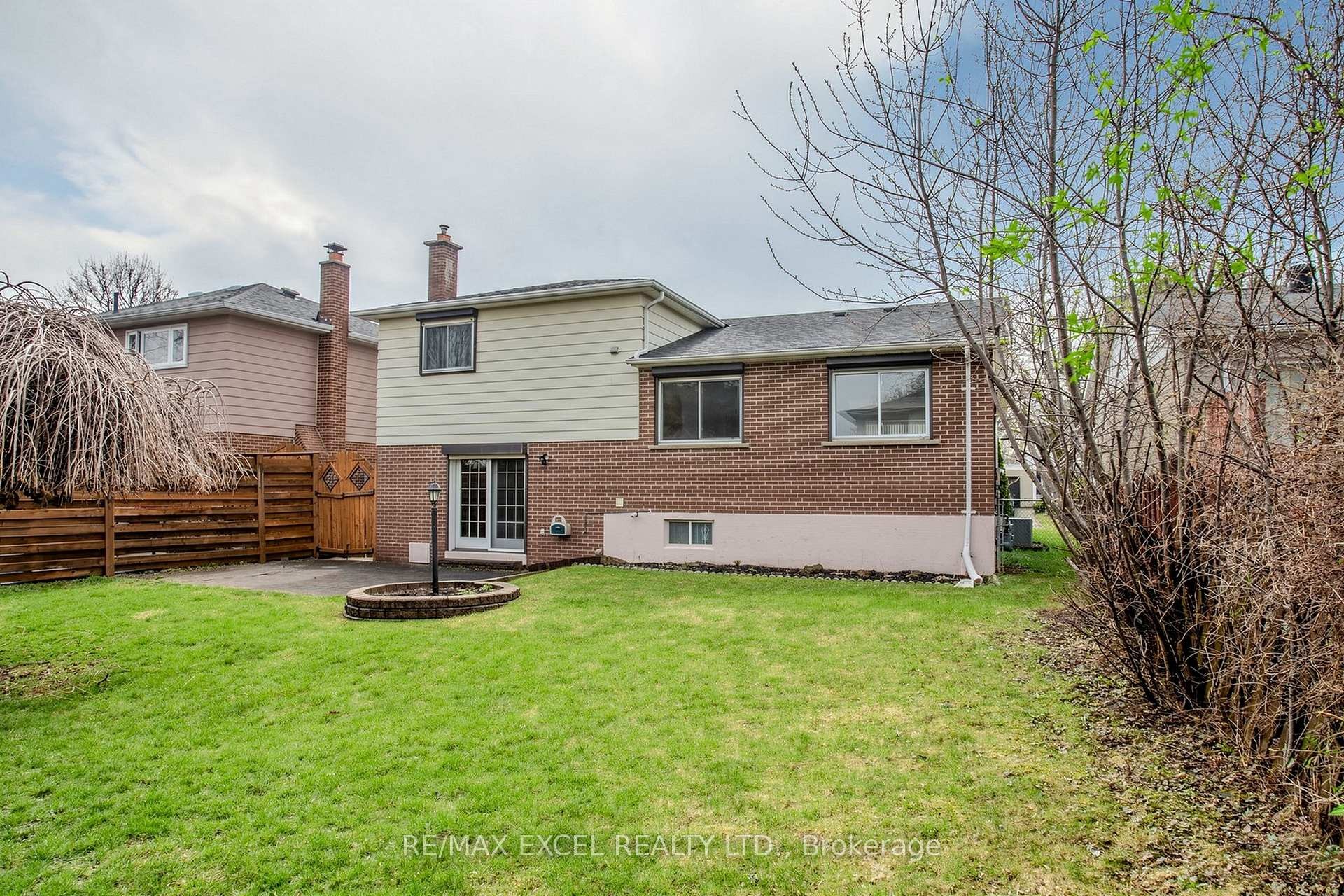 









30


WAKEFIELD

Crescent,
Toronto,




ON
M1W 2C2

