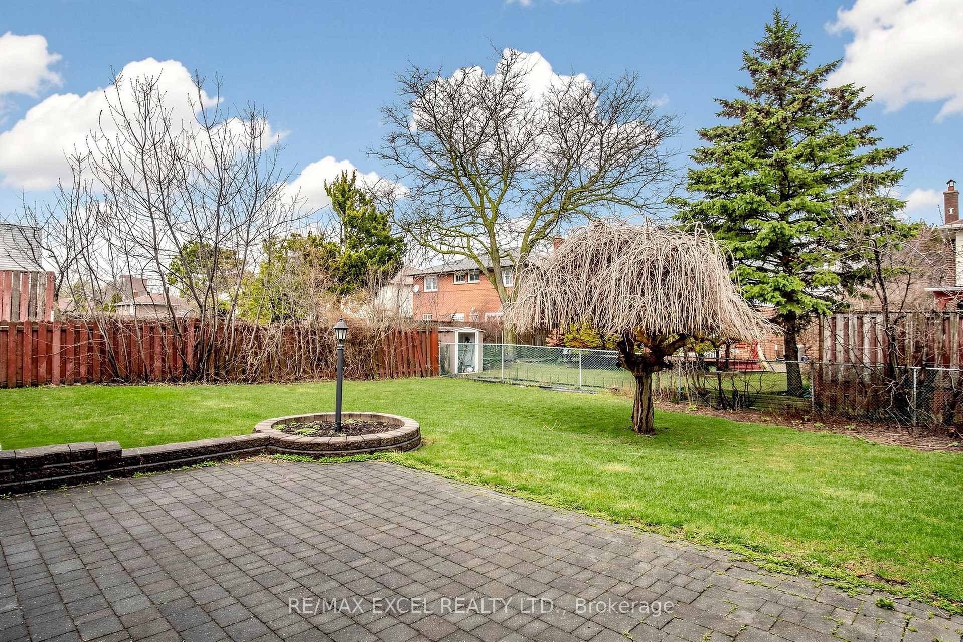 









30


WAKEFIELD

Crescent,
Toronto,




ON
M1W 2C2

