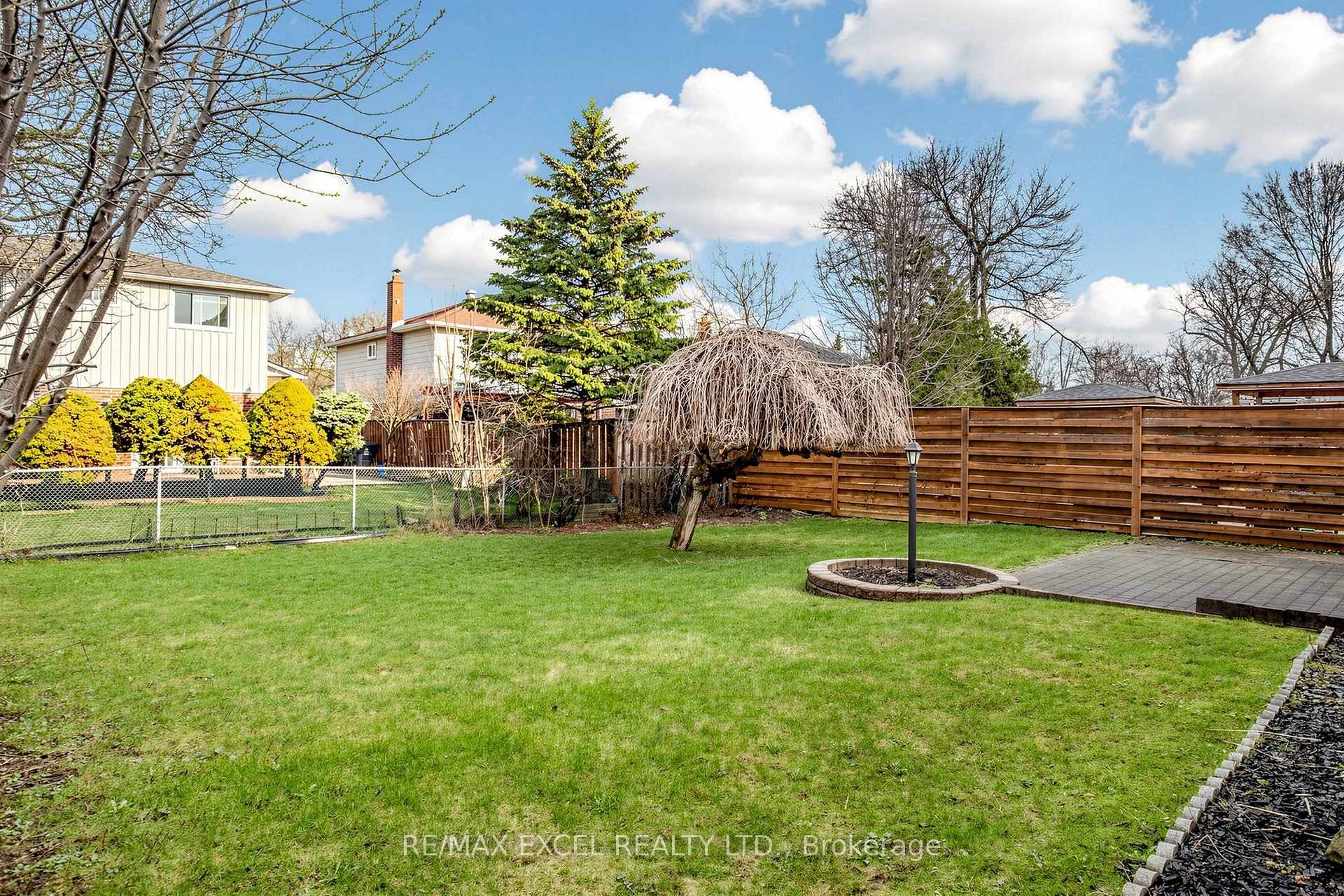 









30


WAKEFIELD

Crescent,
Toronto,




ON
M1W 2C2

