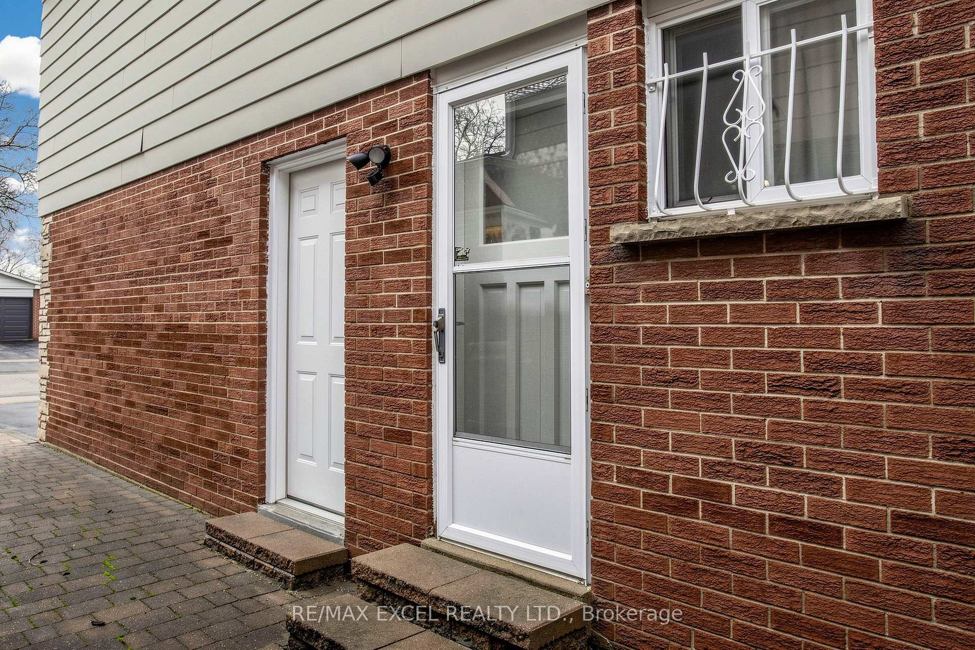 









30


WAKEFIELD

Crescent,
Toronto,




ON
M1W 2C2

