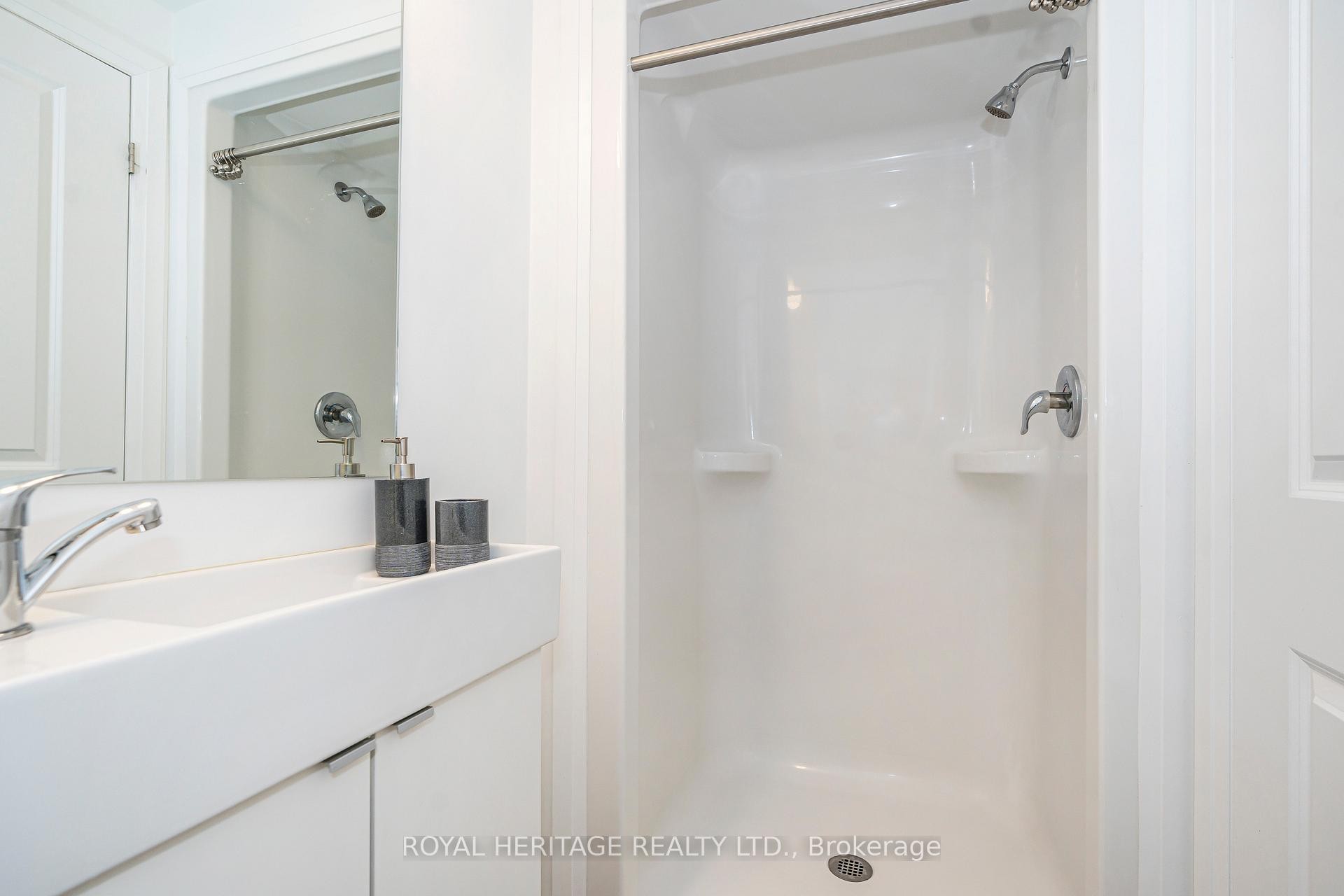 









1900


Simcoe

Street North, 614,
Oshawa,




ON
L1G 4Y3


