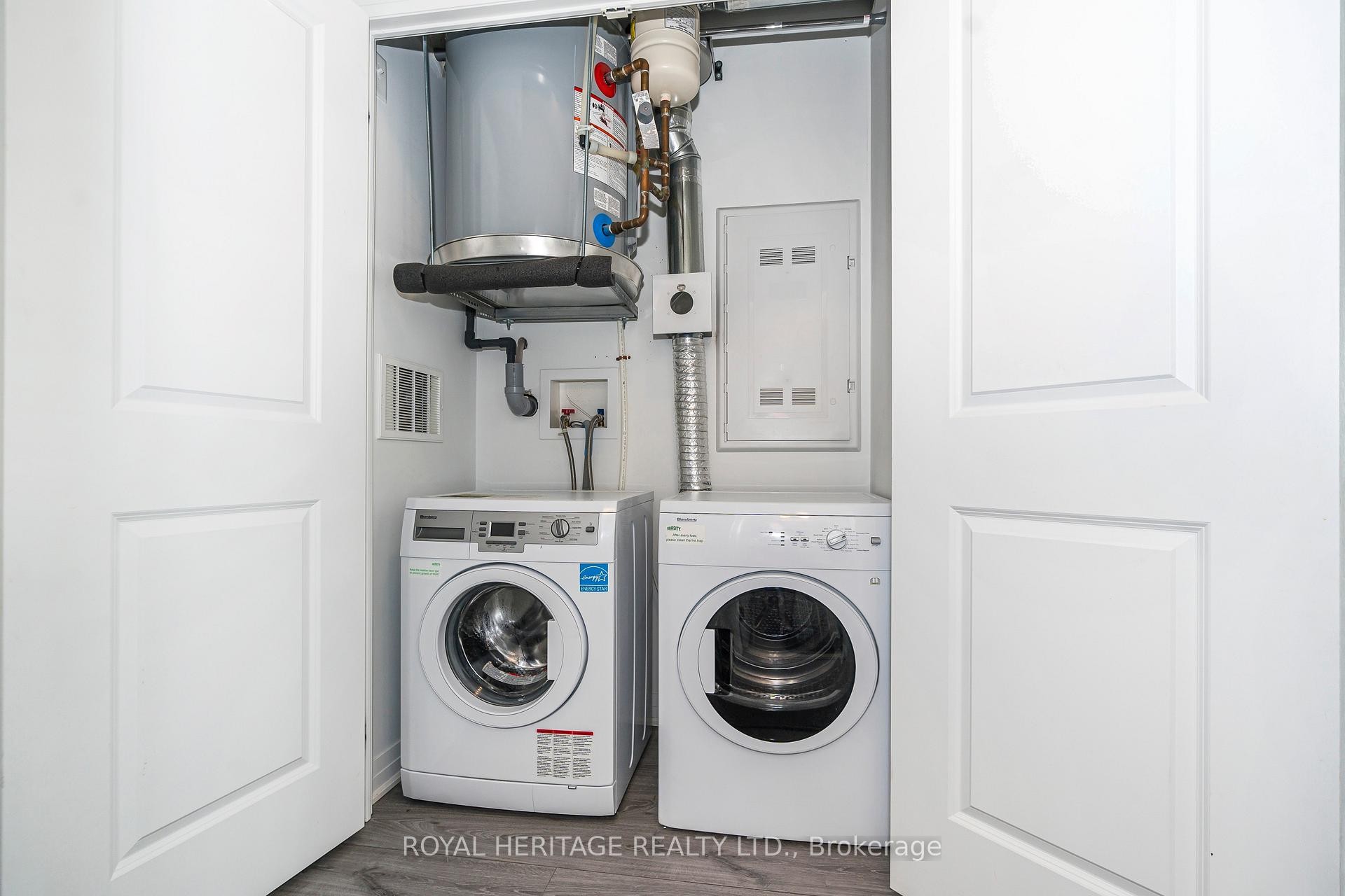 









1900


Simcoe

Street North, 614,
Oshawa,




ON
L1G 4Y3

