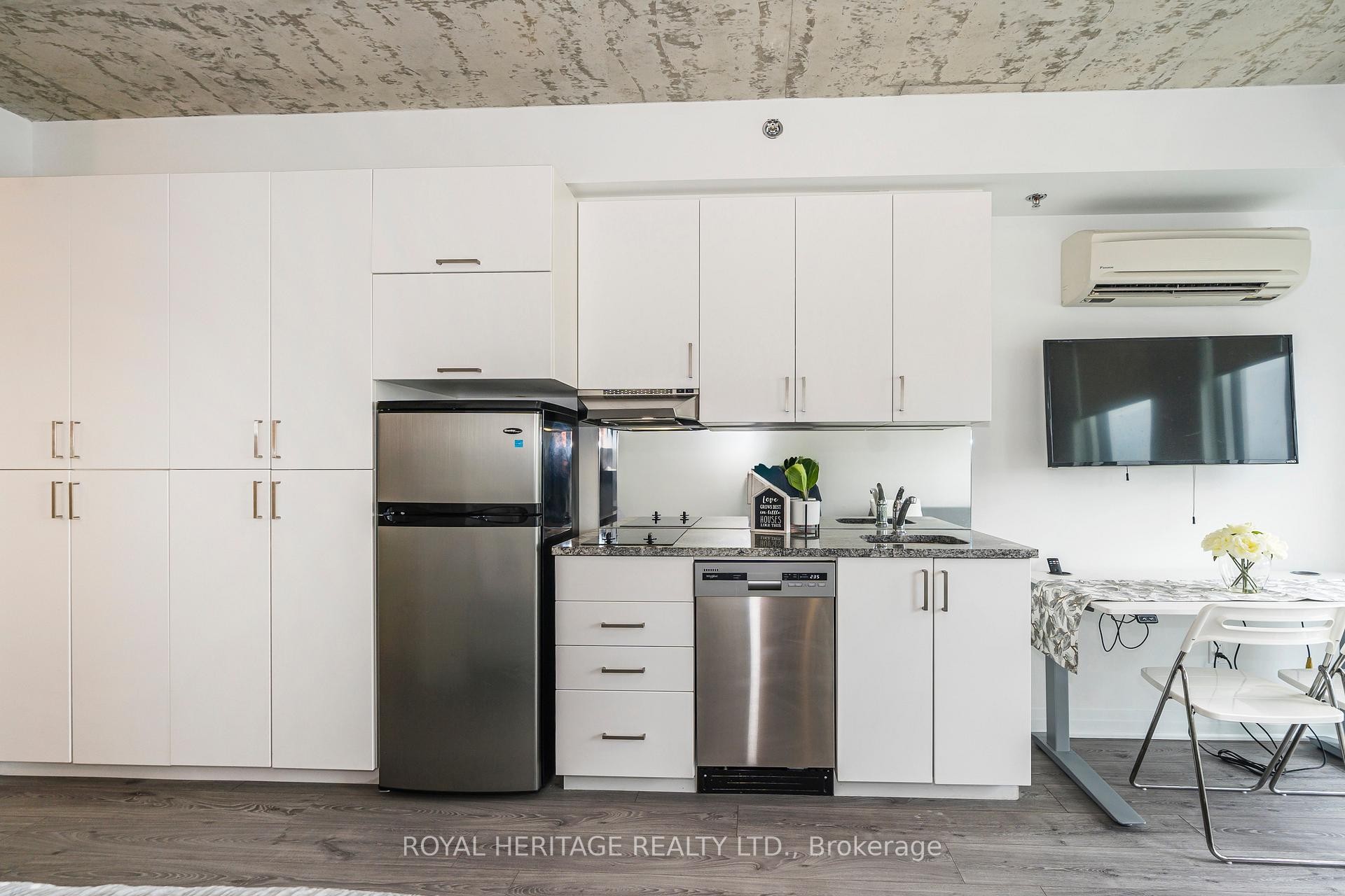 









1900


Simcoe

Street North, 614,
Oshawa,




ON
L1G 4Y3

