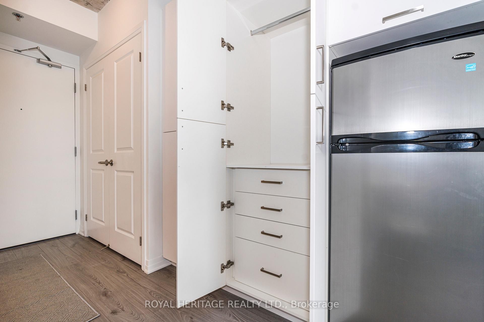 









1900


Simcoe

Street North, 614,
Oshawa,




ON
L1G 4Y3


