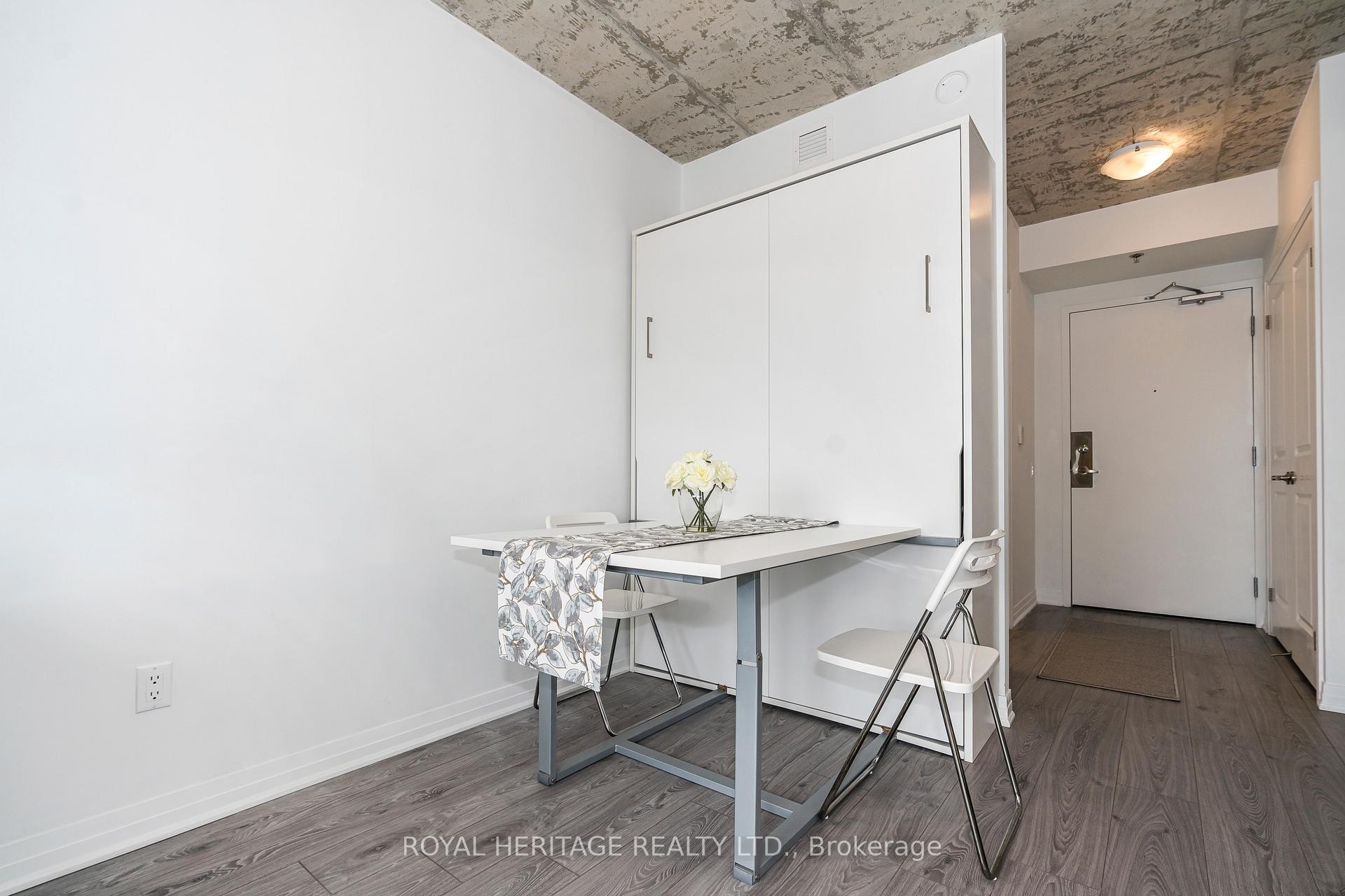 









1900


Simcoe

Street North, 614,
Oshawa,




ON
L1G 4Y3

